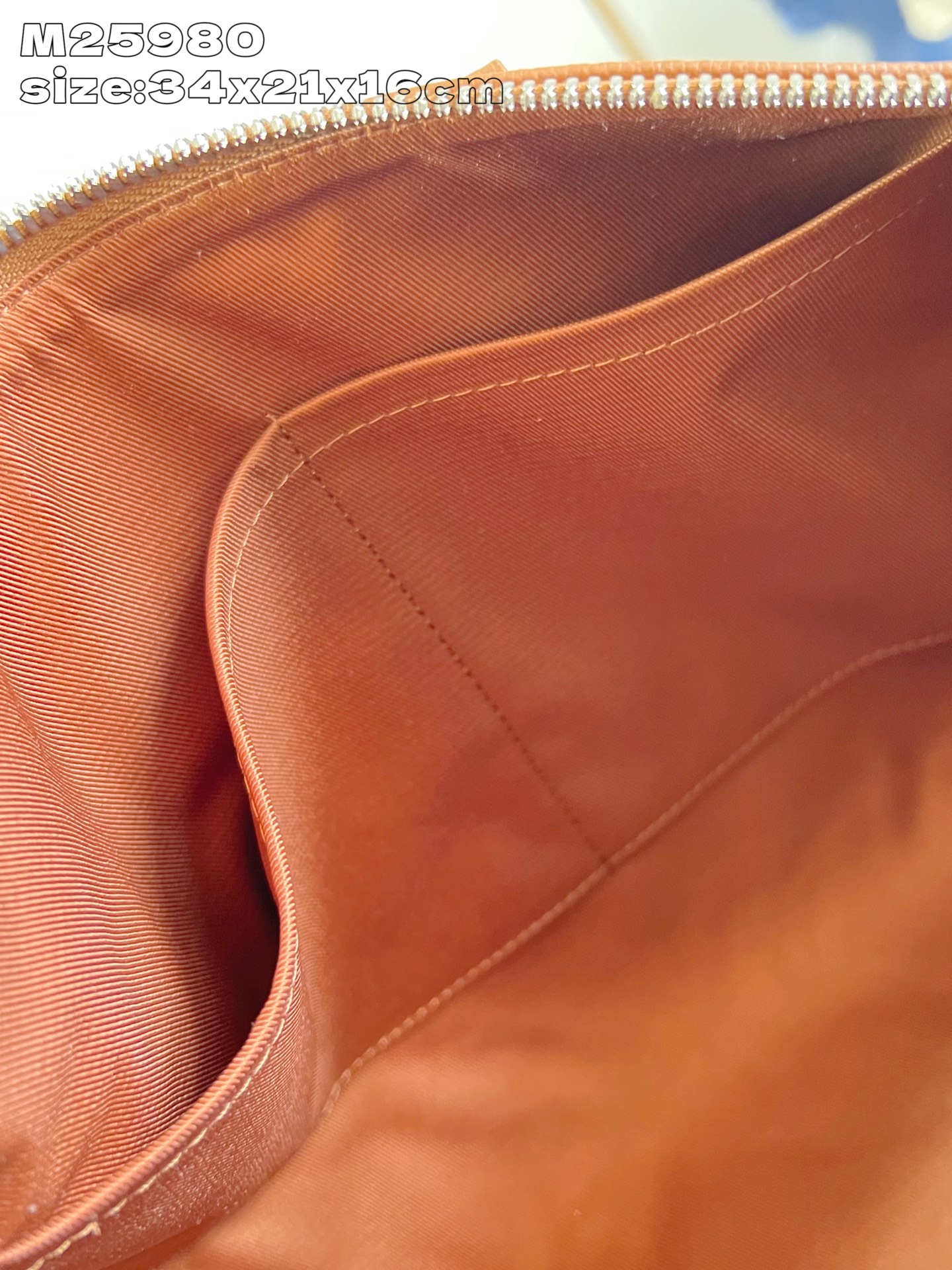 【顶级原单 M25980 】這款Keepall Bandoulière 35設計實用百搭，選用蠟面小牛皮