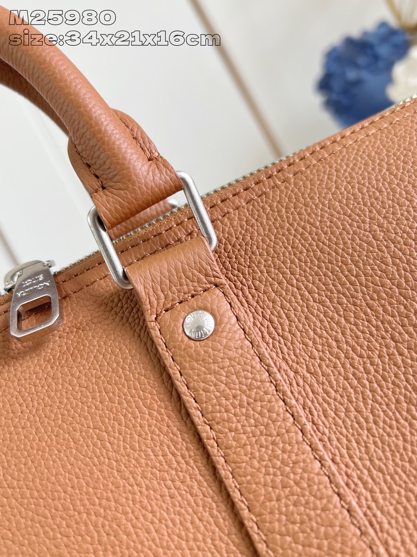 【顶级原单 M25980 】這款Keepall Bandoulière 35設計實用百搭，選用蠟面小牛皮