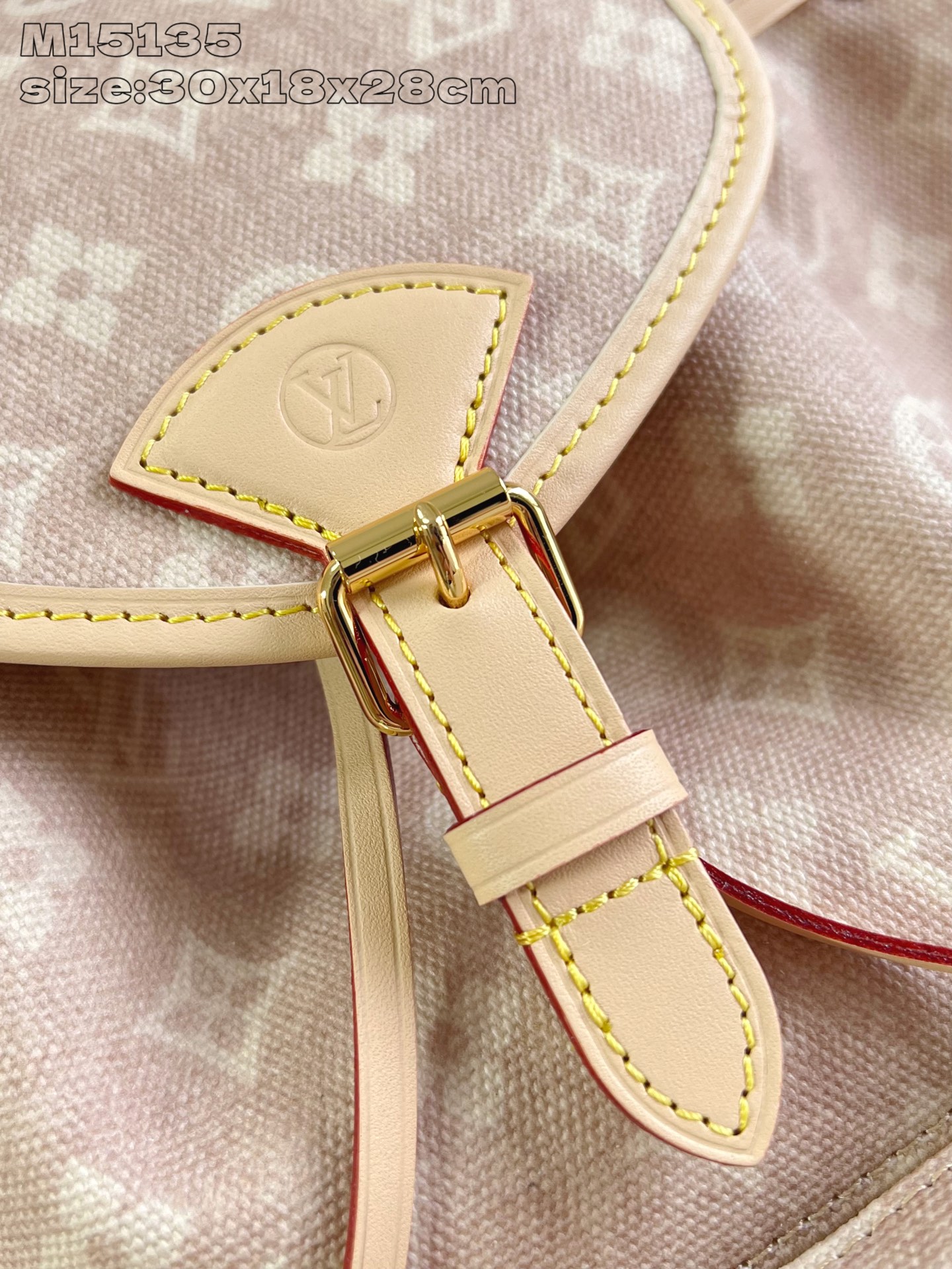 【顶级原单 M15135 】本款 Montsouris 小号双肩包出自 LV Travels With 