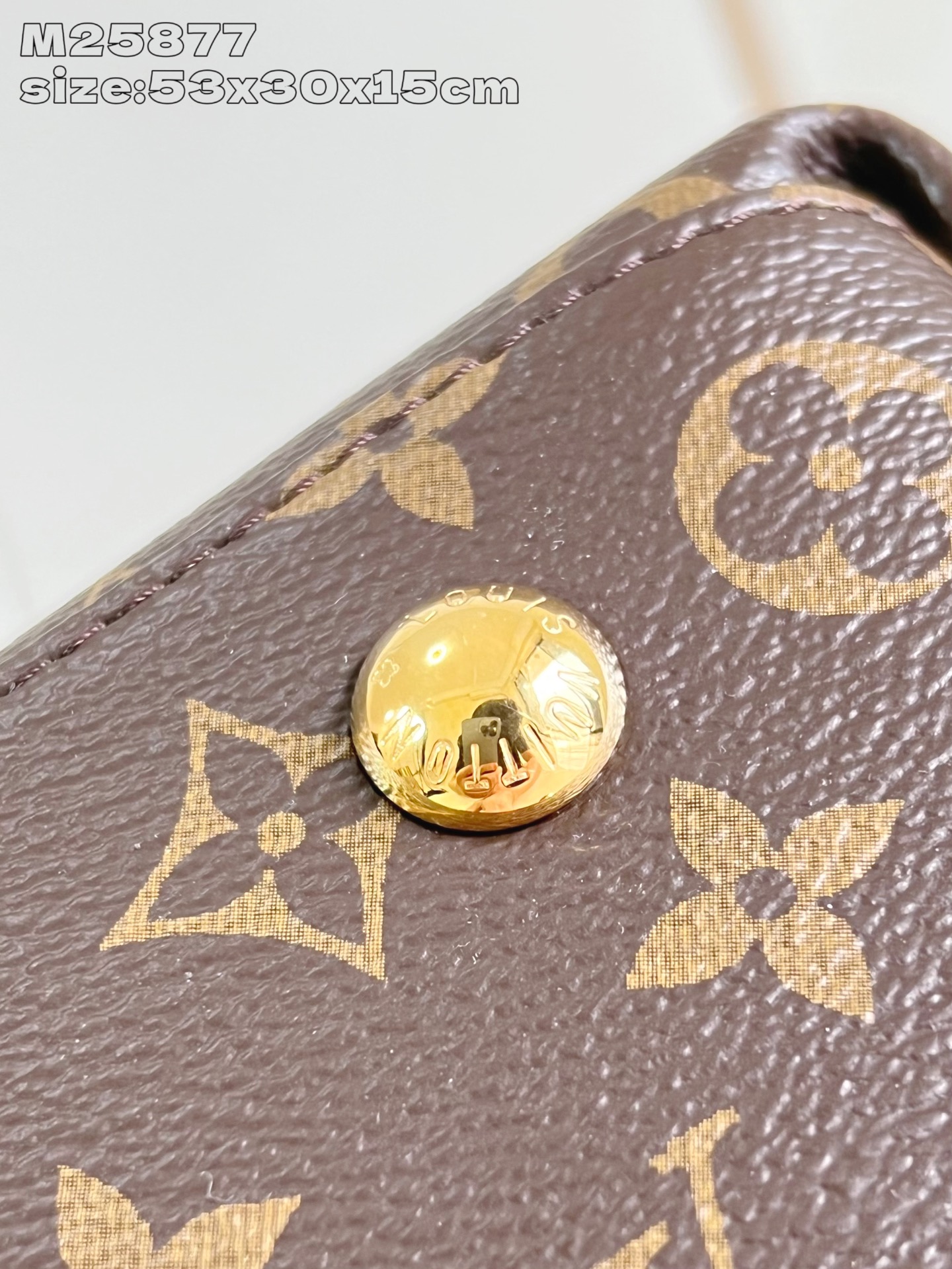 【顶级原单 M25877/升级版 】Damier Azur手袋以柔软的Monogram帆布制成，外观清新