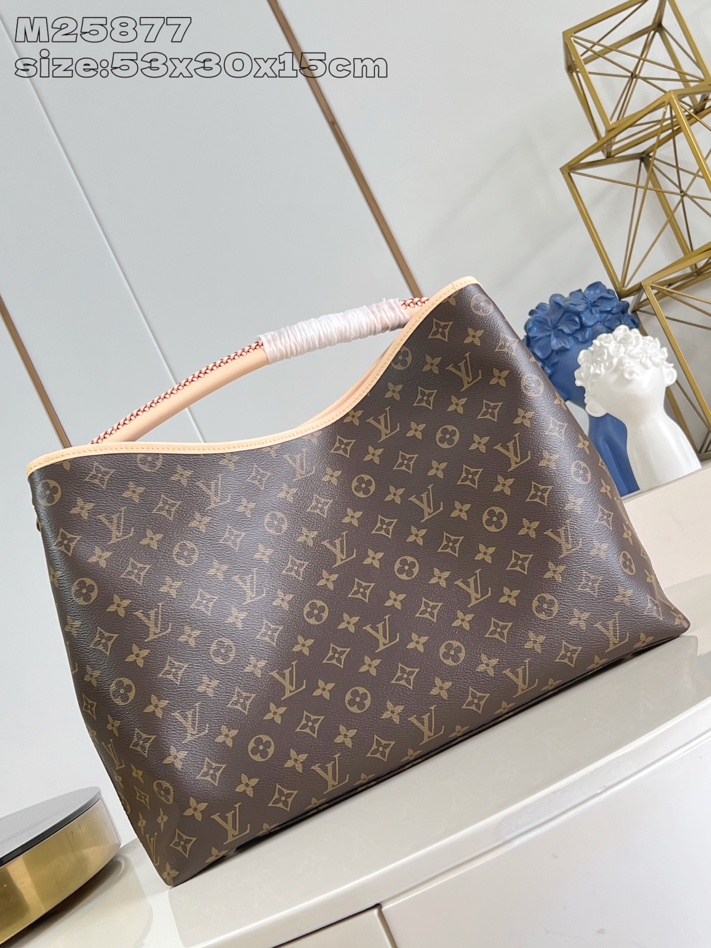 【顶级原单 M25877/升级版 】Damier Azur手袋以柔软的Monogram帆布制成，外观清新