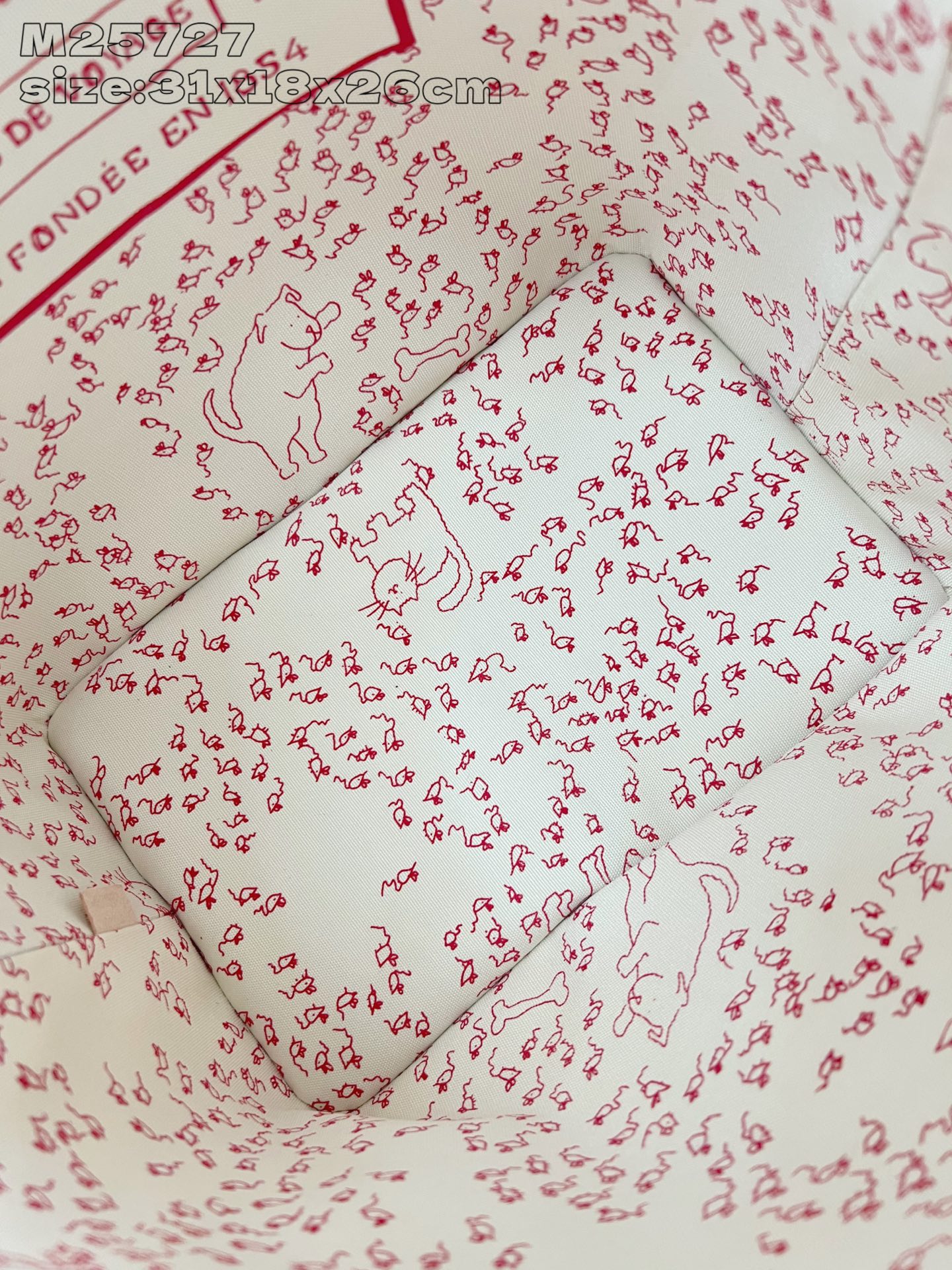 【顶级原单 M25727 】本款 All In 大号手袋出自 LV Travels With 系列，以 