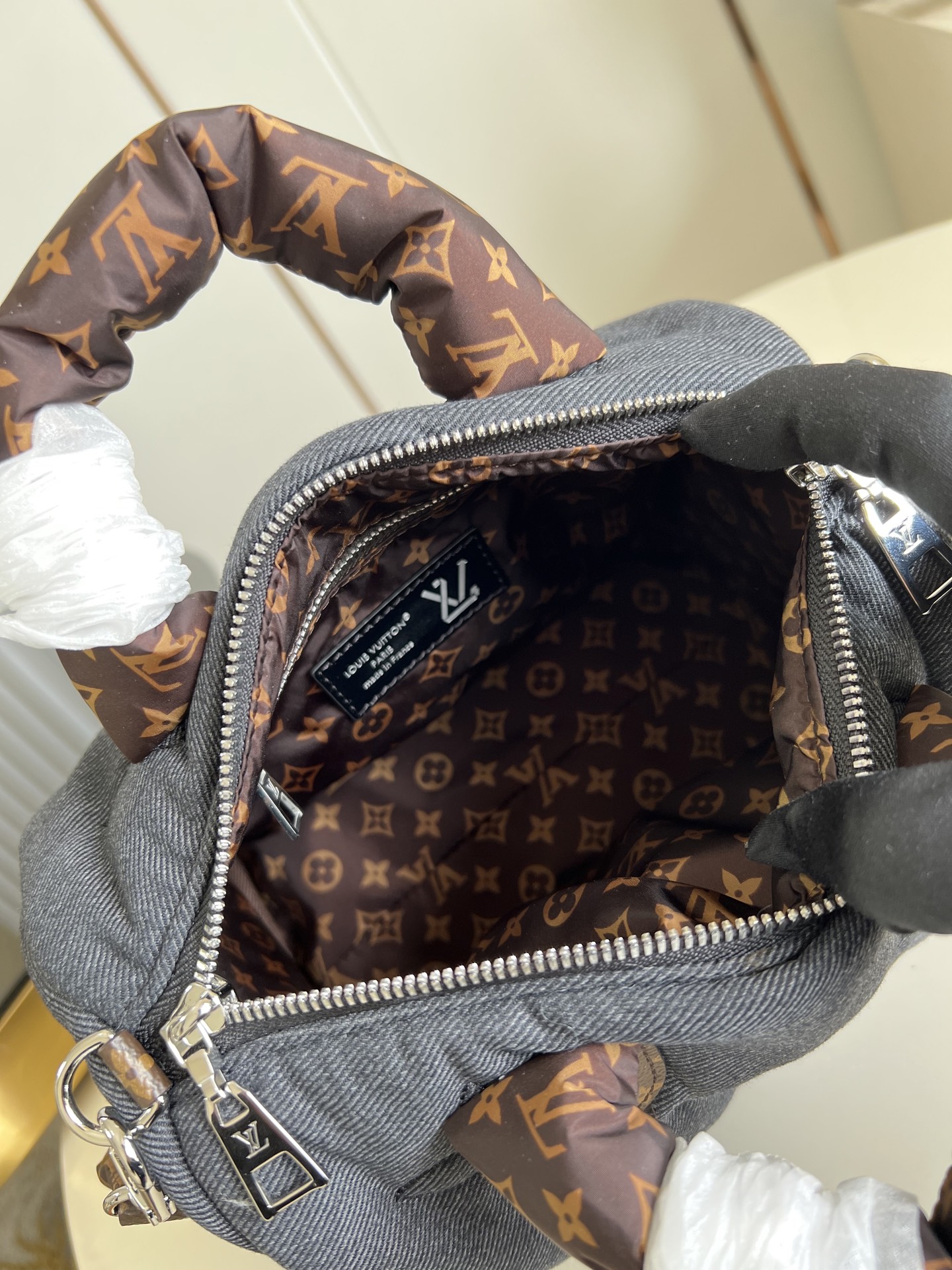 【顶级原单 M26956 】這款LV Ski系列的標誌性的Speedy Bandoulière 20以品