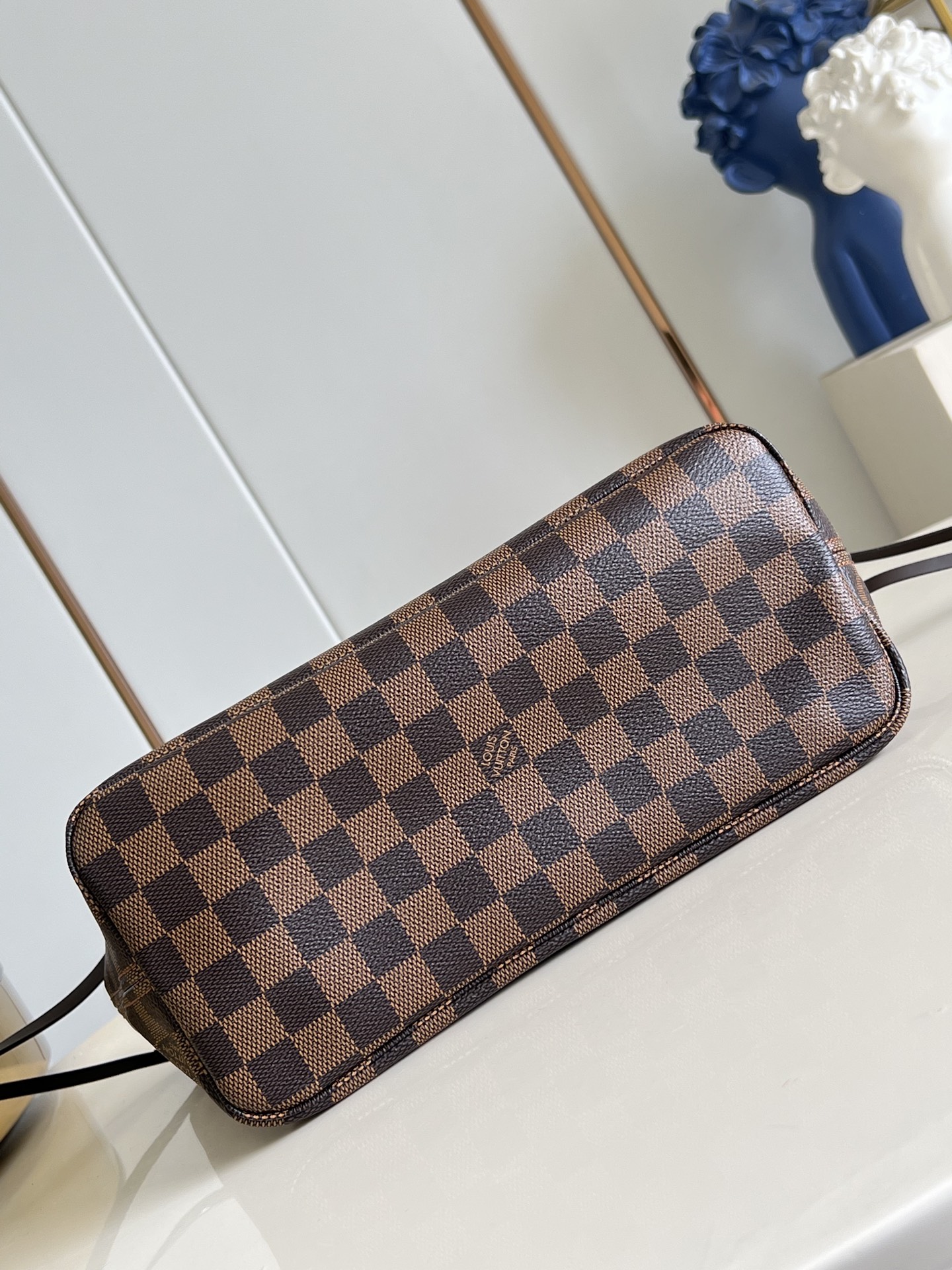 【顶级原单 N40600】本款 Neverfull 小号托特包选用 Damier Ebene 帆布塑造充