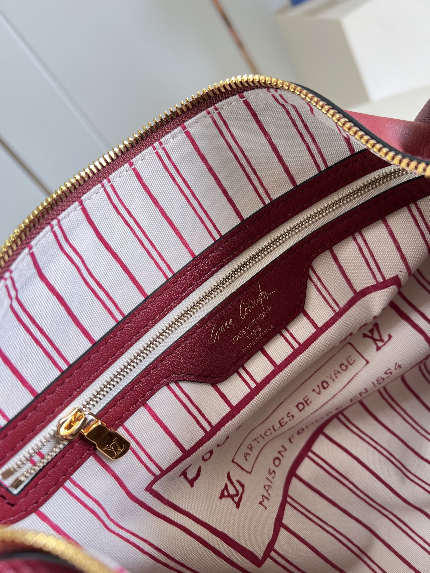 【顶级原单 M25766】本款 Speedy Soft 30 出自 Travels With Grace