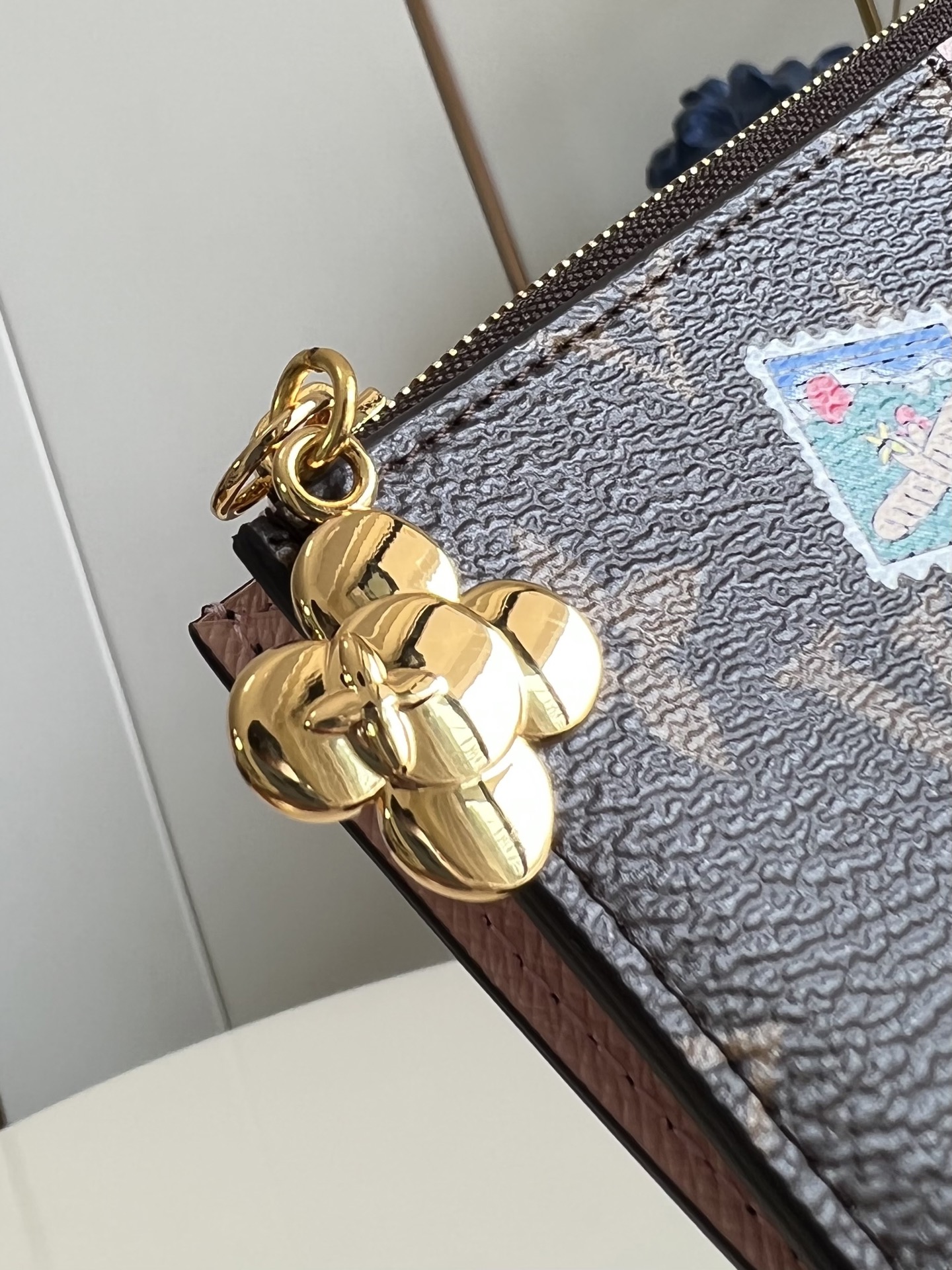 【顶级原单 M15333 】本款 Romy 卡夹演绎 Vivenne Wintery Travel 系列