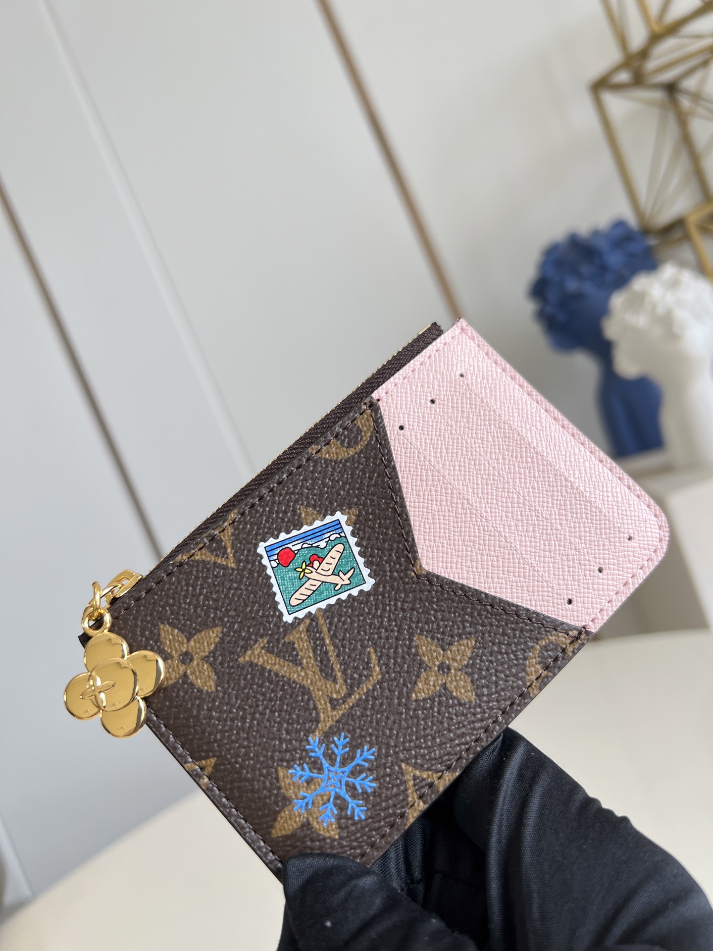 【顶级原单 M15333 】本款 Romy 卡夹演绎 Vivenne Wintery Travel 系列