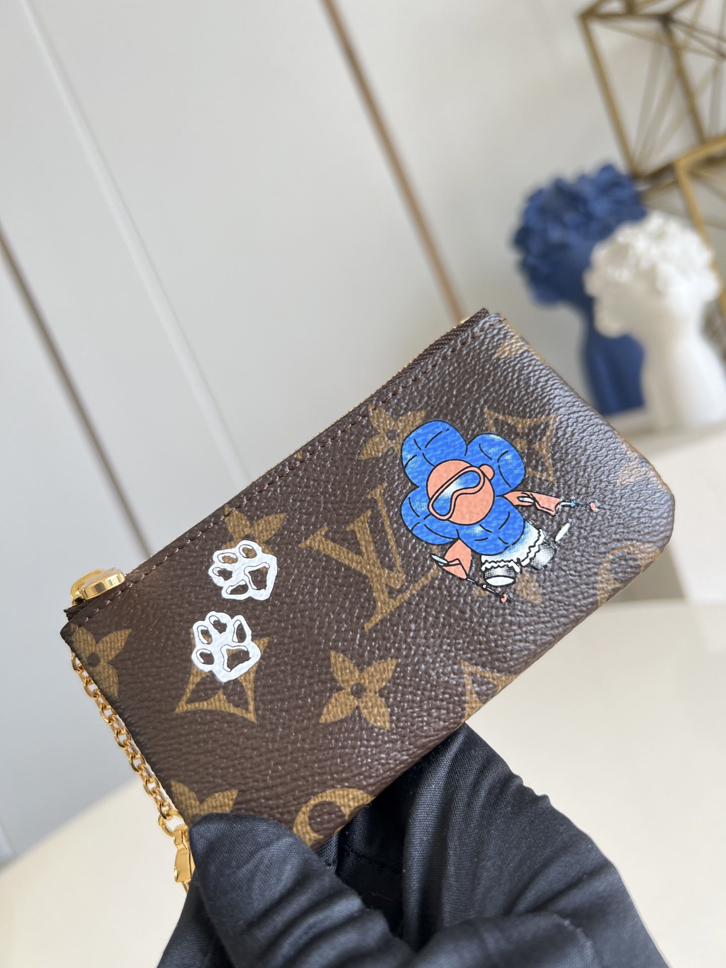 【顶级原单 M15341 】Vivienne Wintery Travel 系列推出此款钥匙零钱包，以 