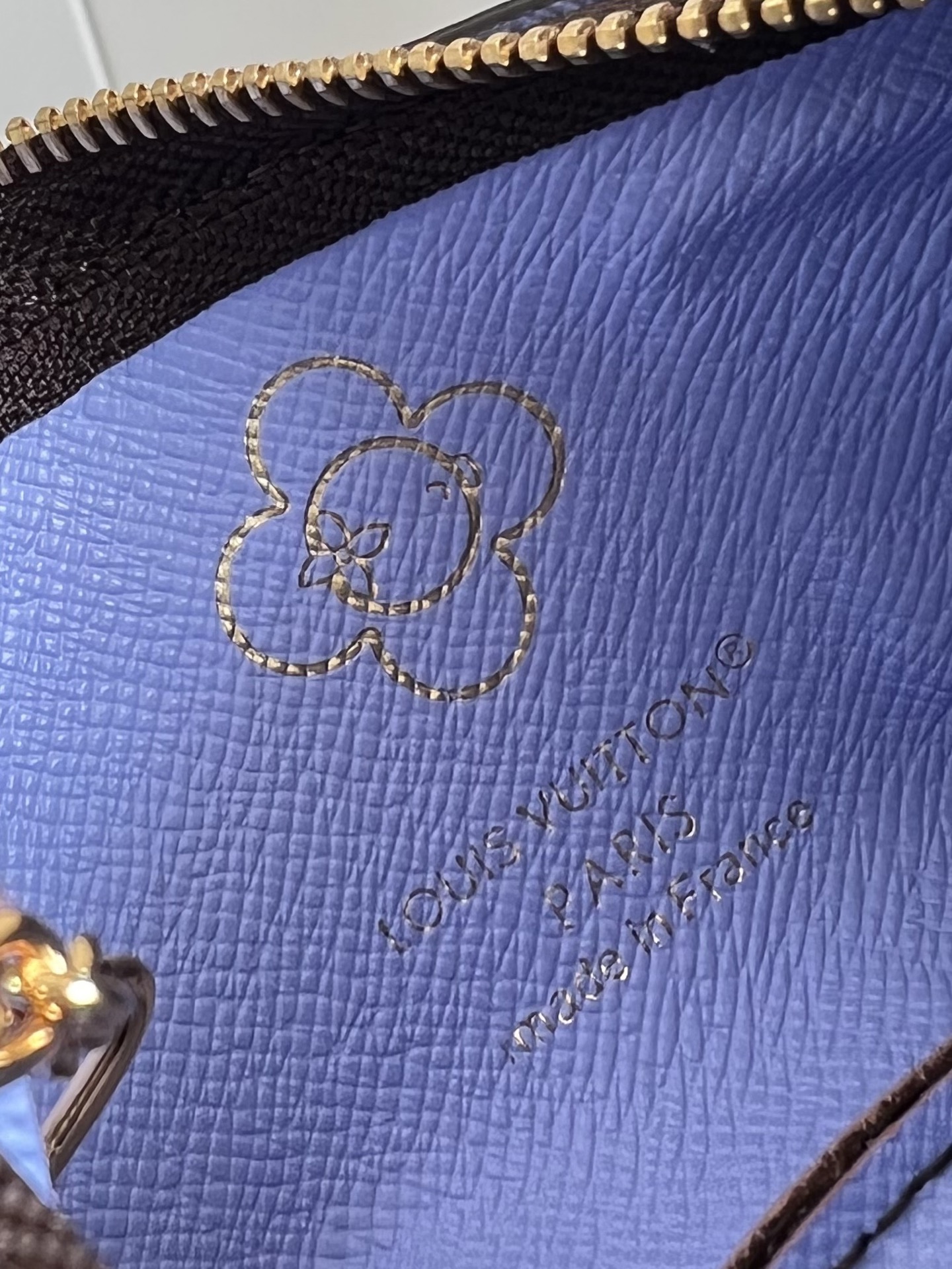 【顶级原单 M15341 】Vivienne Wintery Travel 系列推出此款钥匙零钱包，以 