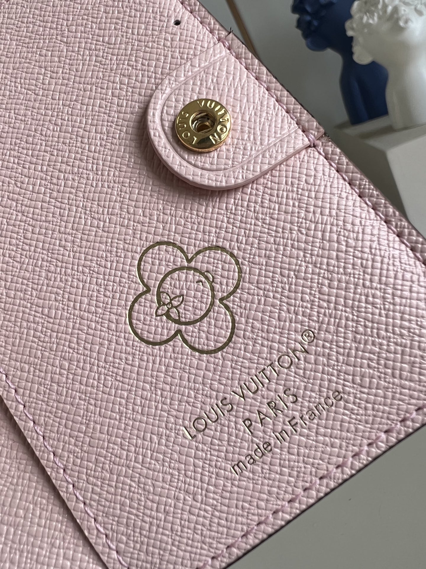 【顶级原单 M15334 】本款 Lisa 钱夹来自 Vivienne Wintery Travel 系