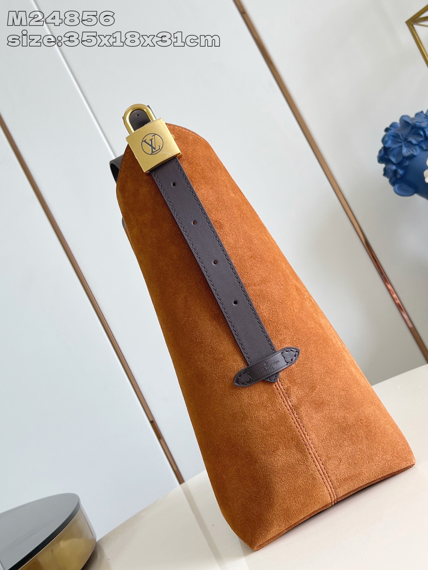 【顶级原单 M24856棕绒 】M25516 本款 low key Hobo 中号手袋取材柔滑绒面牛皮革