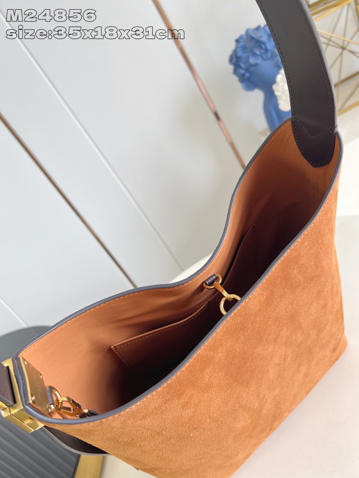 【顶级原单 M24856棕绒 】M25516 本款 low key Hobo 中号手袋取材柔滑绒面牛皮革