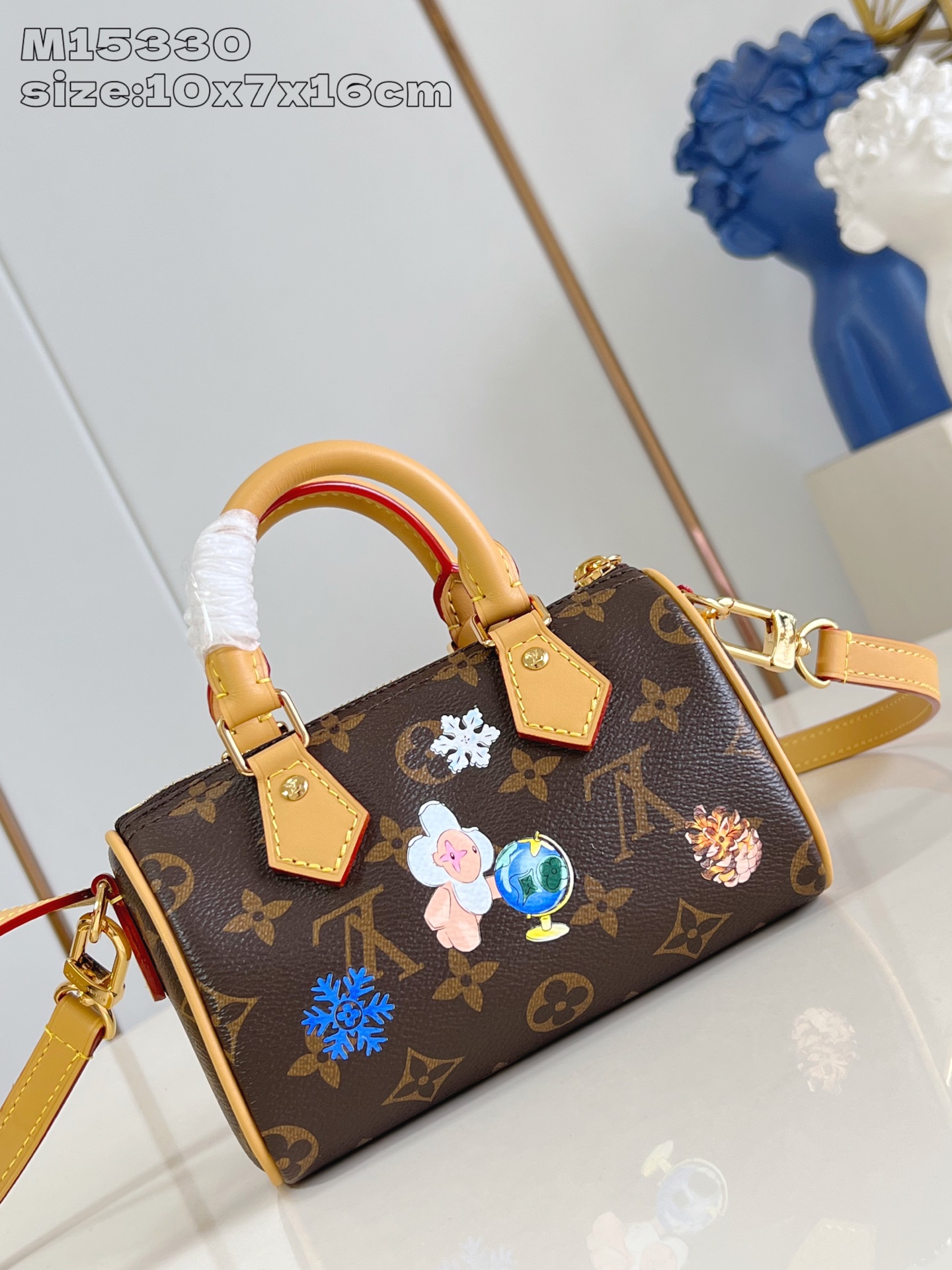 【顶级原单 M15330 】本款 Nano Speedy 手袋邀请品牌吉祥物 Vivienne 现身妙趣