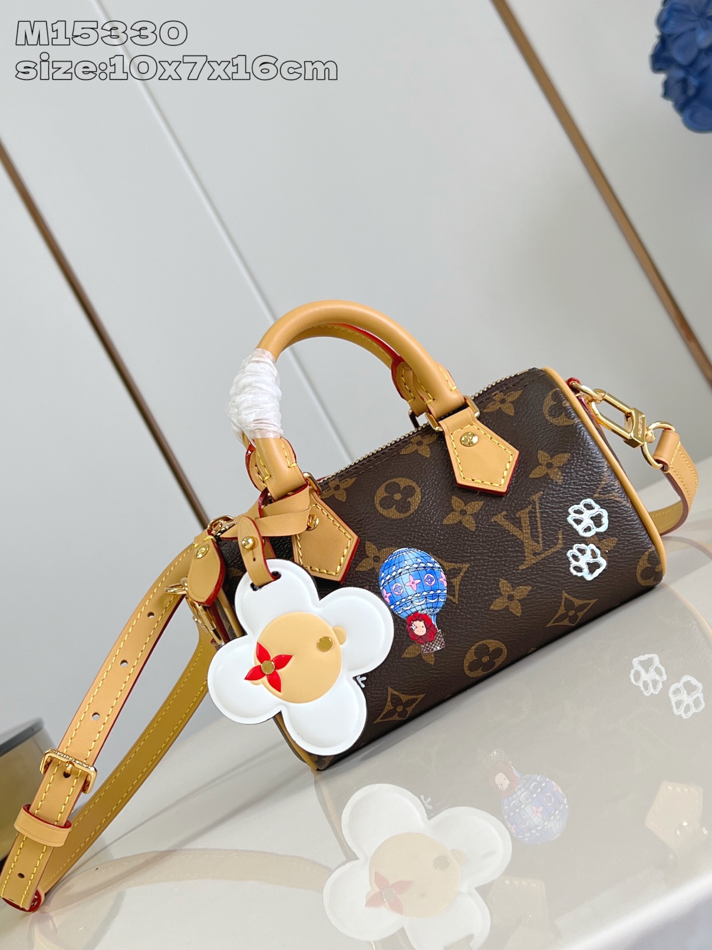 【顶级原单 M15330 】本款 Nano Speedy 手袋邀请品牌吉祥物 Vivienne 现身妙趣