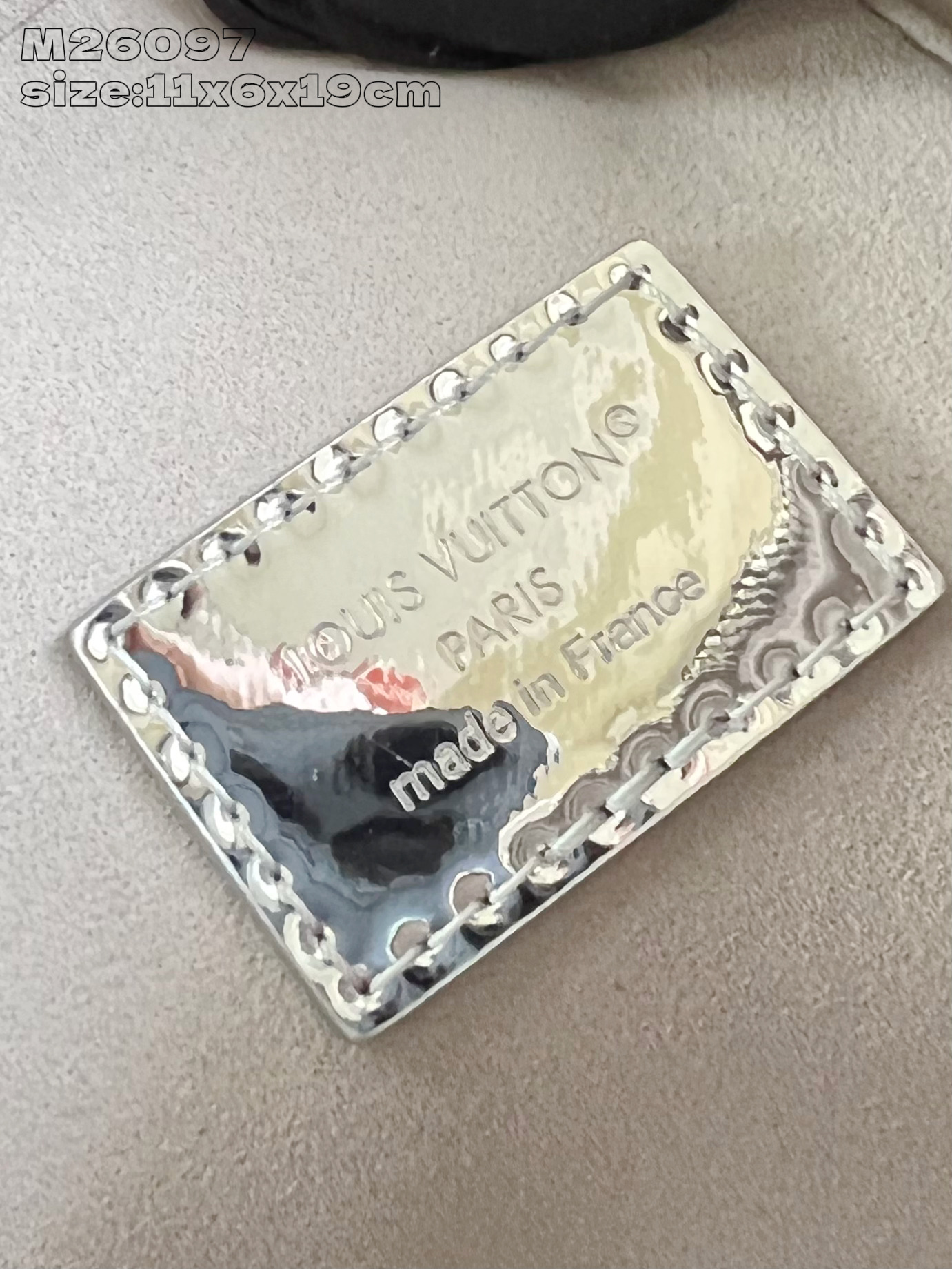 【顶级原单 M26097 】本款 Vanity Chain Pouch 手袋出自 LV Ski 系列，向