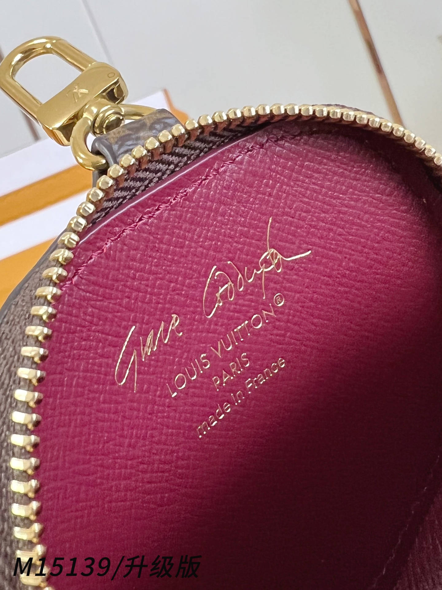 【 M15139/升级钢五金版 】🎁配全套精品包装 這款LV Travels With Grace Co