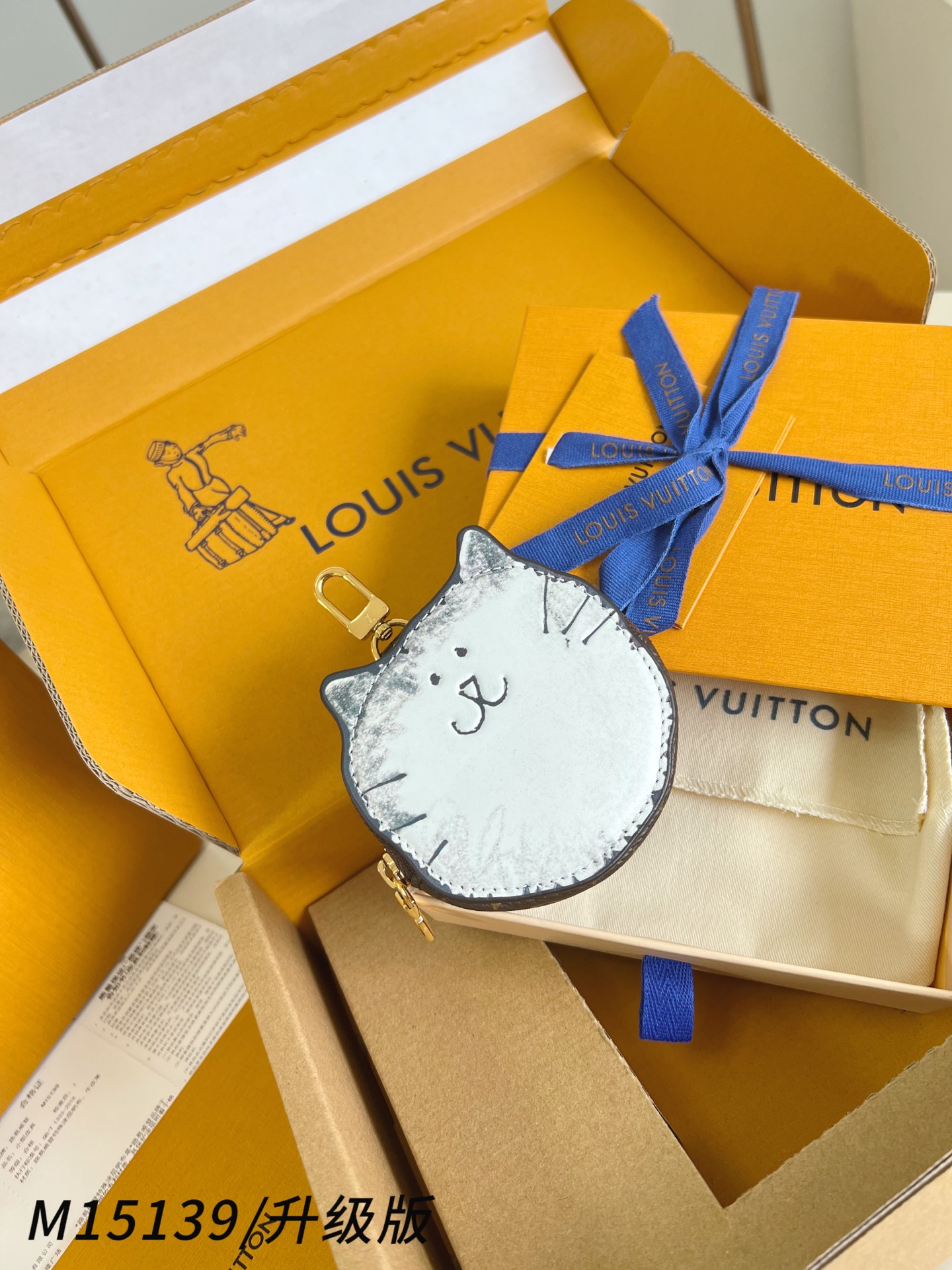 【 M15139/升级钢五金版 】🎁配全套精品包装 這款LV Travels With Grace Co