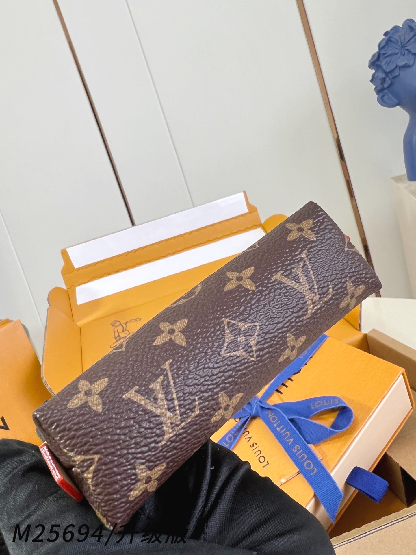 【 M25694老花/全钢五金版 】🎁配全套精品包装 Lipstick化妆包以迷你版本解构品牌化妆包的经