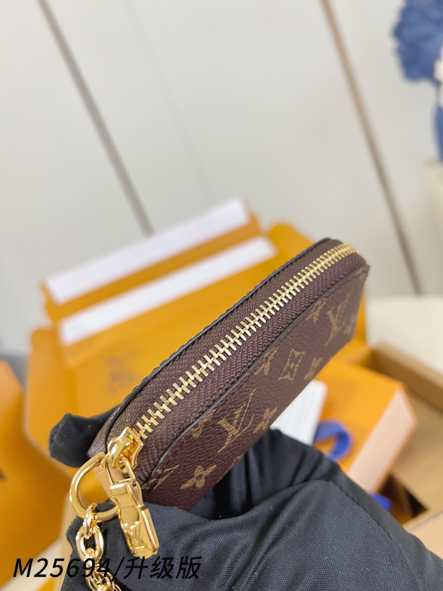 【 M25694老花/全钢五金版 】🎁配全套精品包装 Lipstick化妆包以迷你版本解构品牌化妆包的经