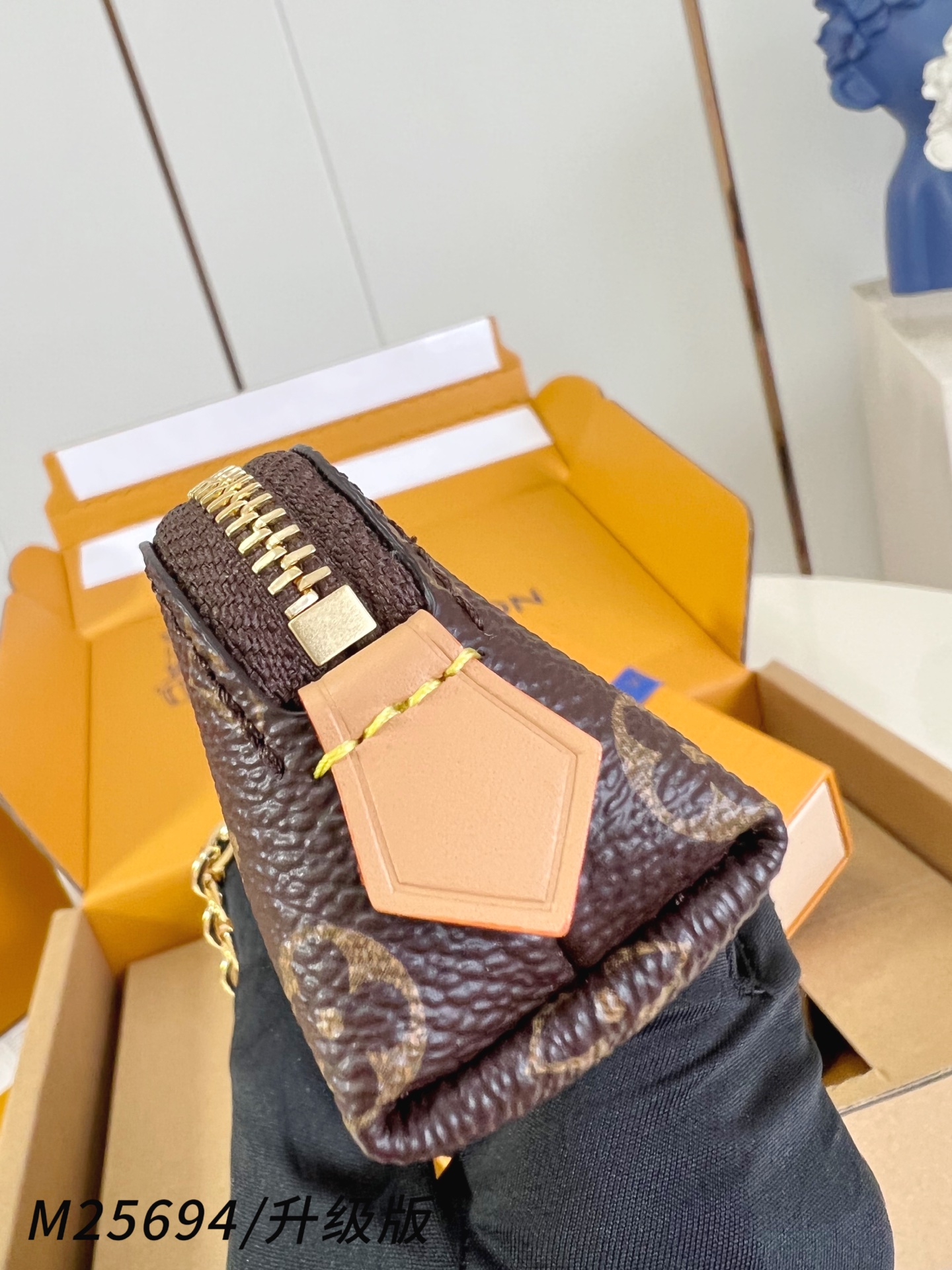 【 M25694老花/全钢五金版 】🎁配全套精品包装 Lipstick化妆包以迷你版本解构品牌化妆包的经