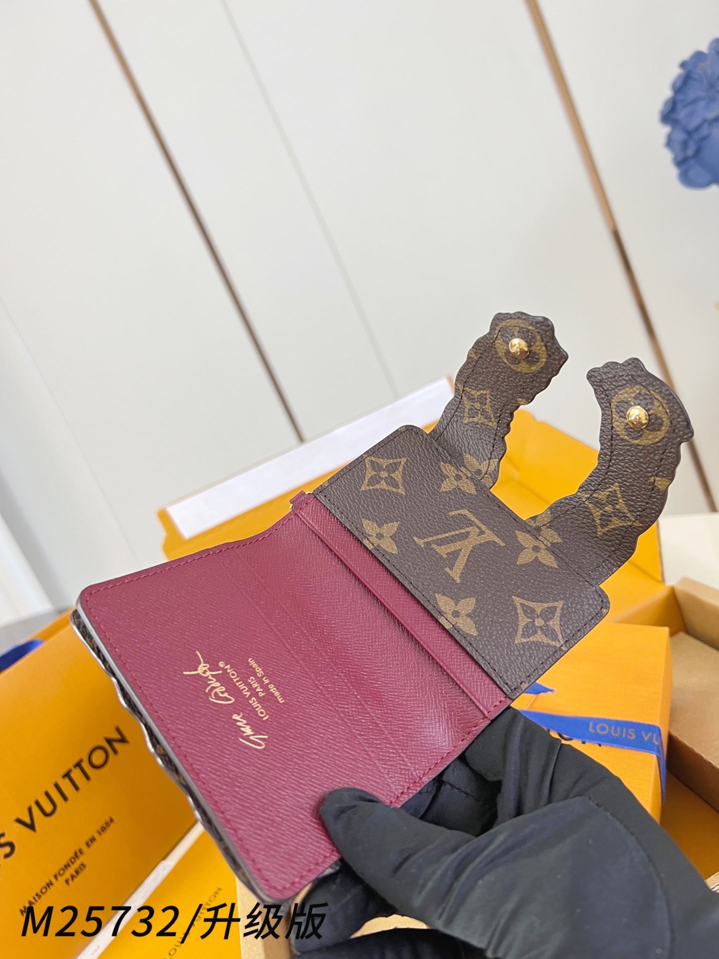 【 M25732/全钢五金版 】🎁配全套精品包装 Pawket 钱包取材牛皮革和帆布，为经典 Monog