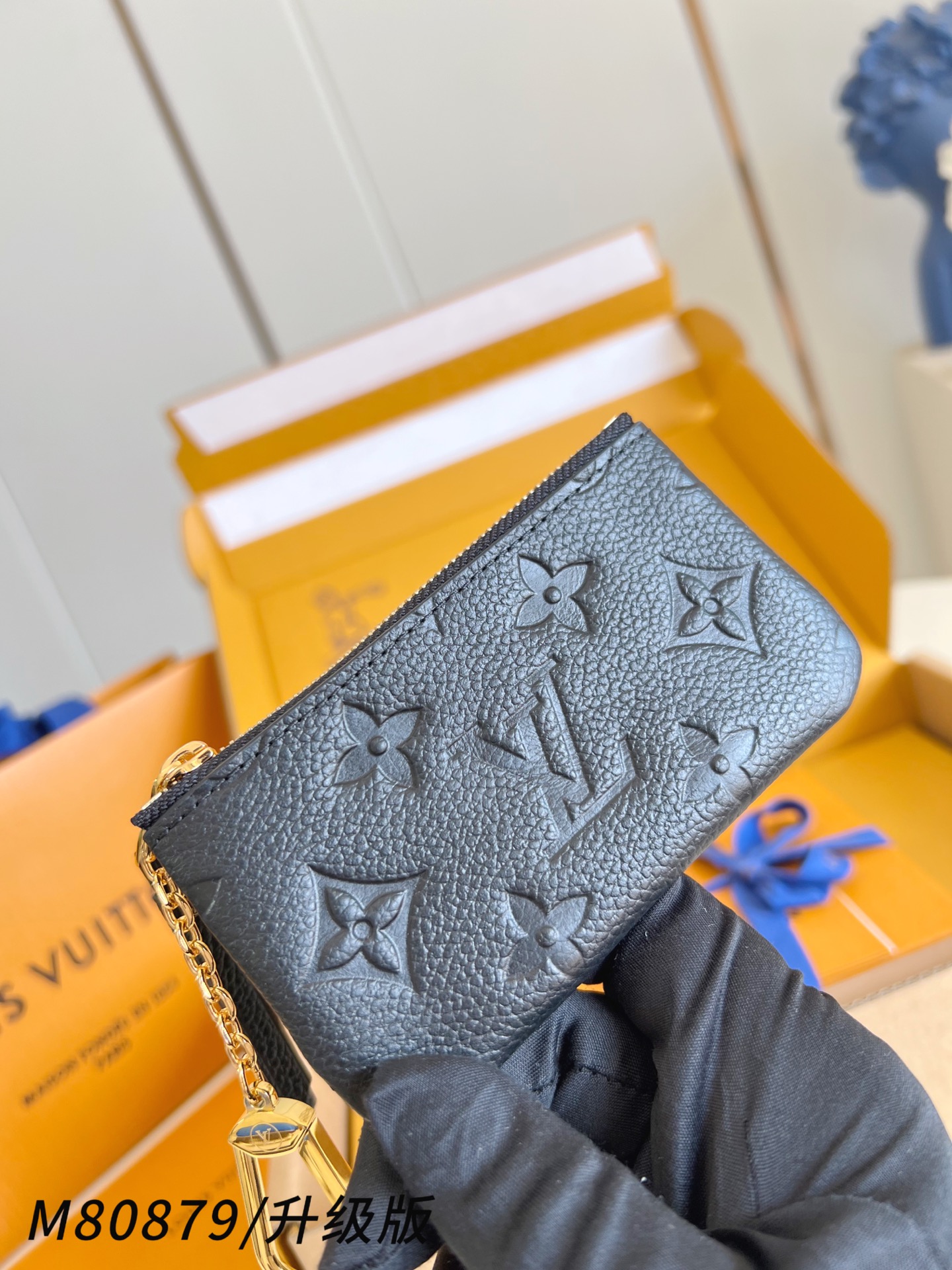 【 M80879黑压花/钢五金版 】🎁配全套精品包装 本款钥匙包为 Monogram Empreinte