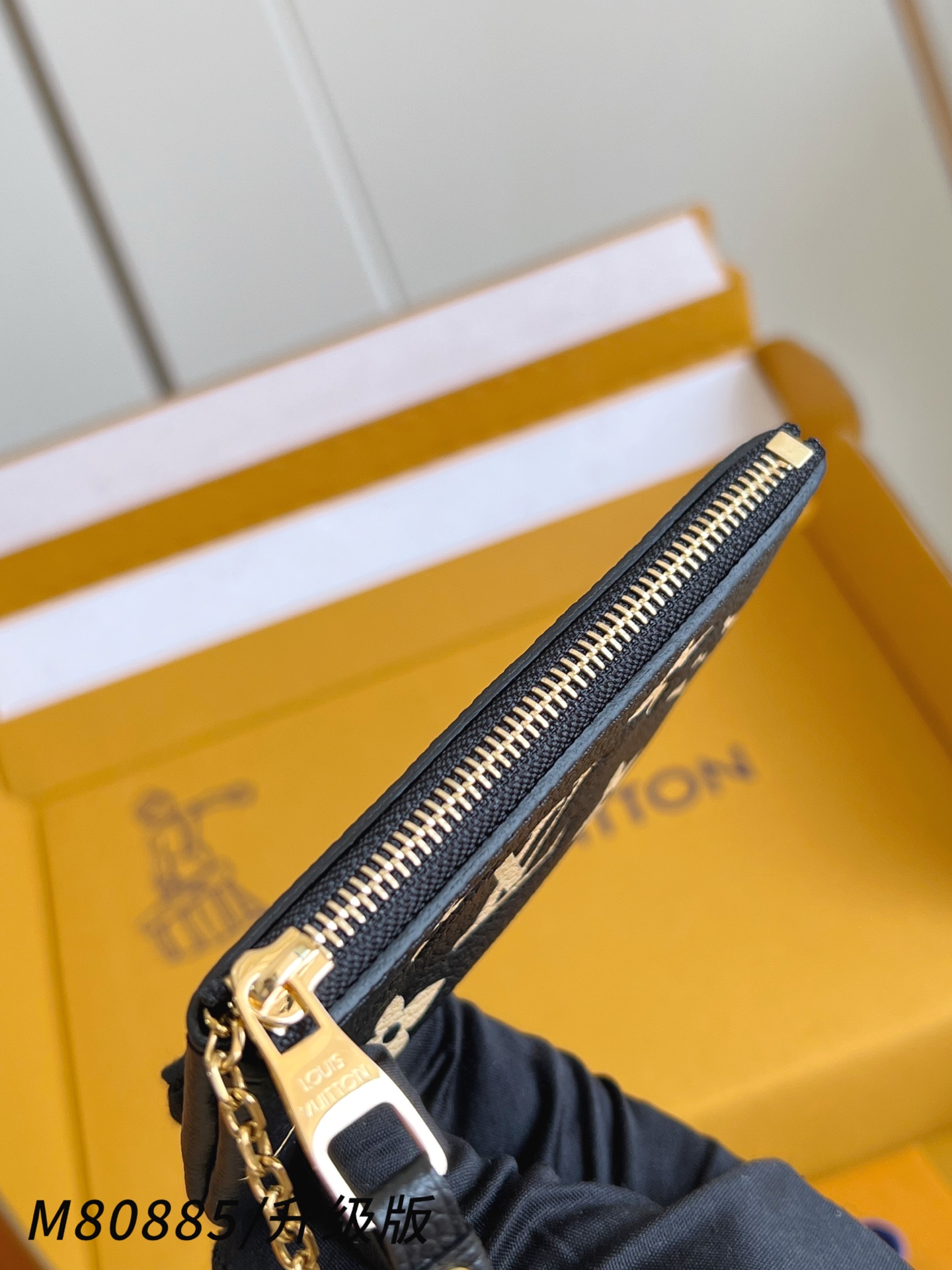 【 M80885黑丝印/钢五金版 】🎁配全套精品包装 本款钥匙包为 Monogram Empreinte