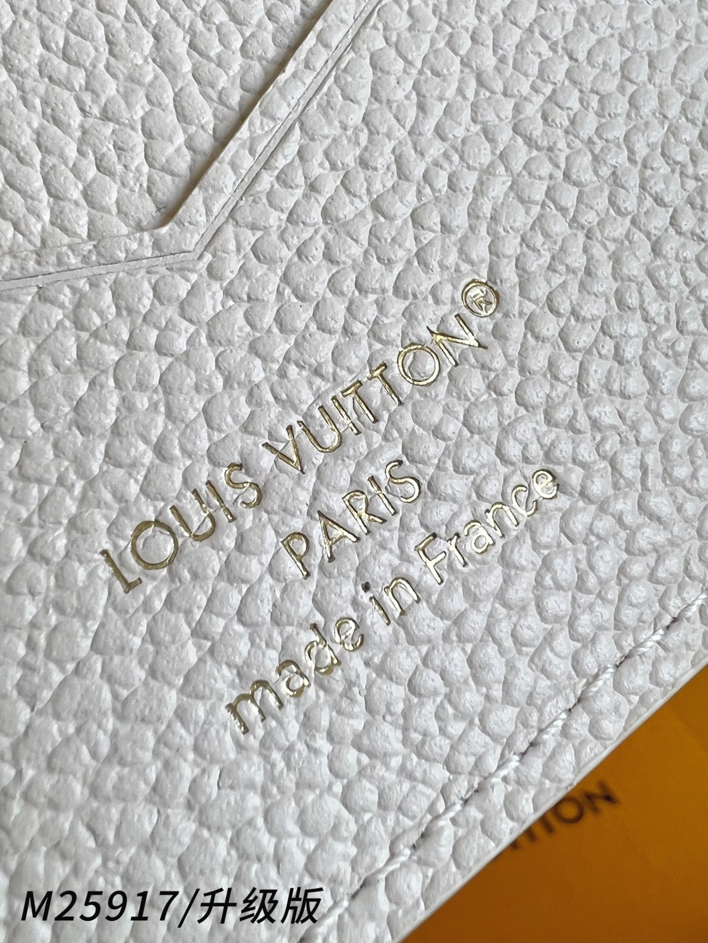 【 M25917/升级版 】🎁配全套精品包装 本款护照套为 Monogram Empreinte 皮革渲