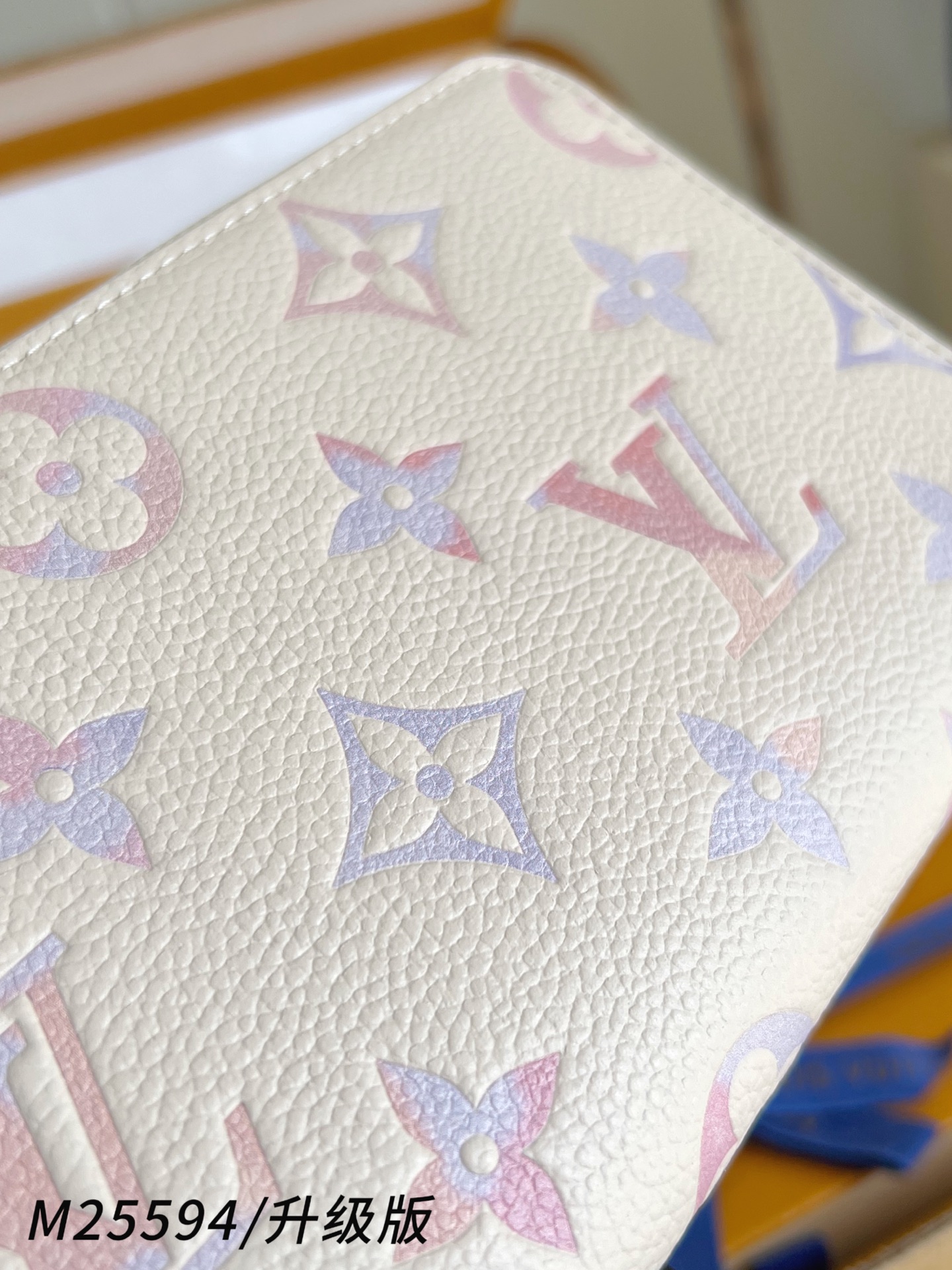 【 M25594/钢五金版 】🎁配全套精品包装 本款 zippy 钱夹 取材Monogram Empre