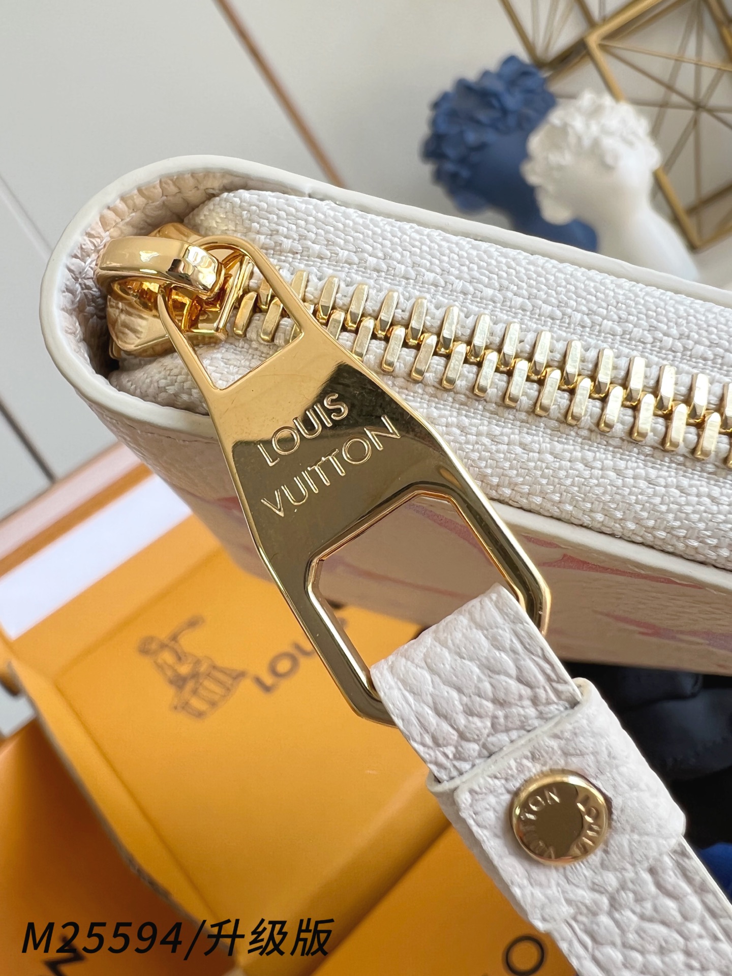 【 M25594/钢五金版 】🎁配全套精品包装 本款 zippy 钱夹 取材Monogram Empre