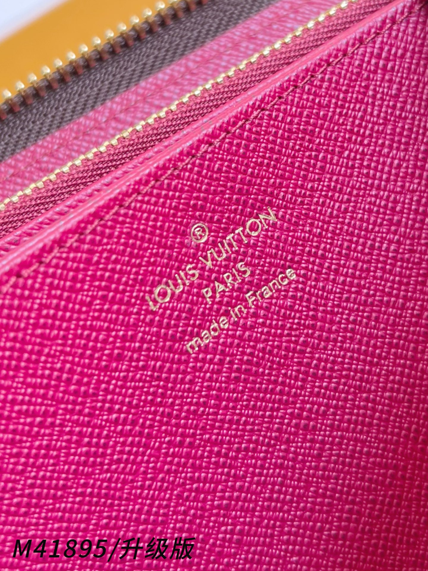 【 M41895紫红/钢五金版】🎁配全套精品包装 作为路易威登代表性作品之一，此款 Zippy 拉链钱夹