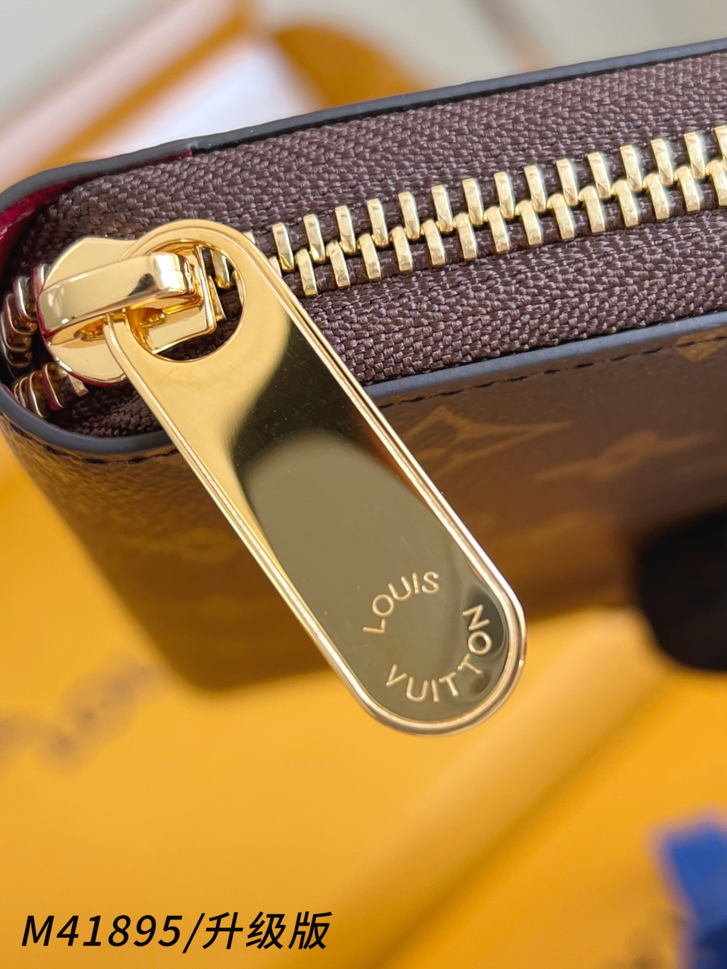 【 M41895紫红/钢五金版】🎁配全套精品包装 作为路易威登代表性作品之一，此款 Zippy 拉链钱夹