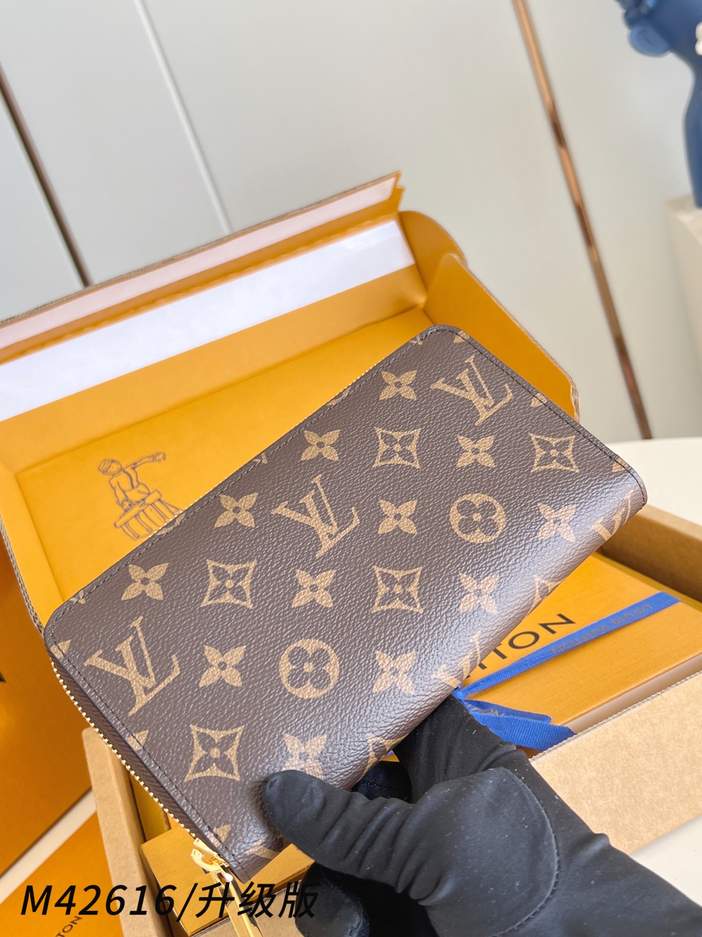 【 M42616啡/钢五金版】🎁配全套精品包装 作为路易威登代表性作品之一，此款 Zippy 拉链钱夹由