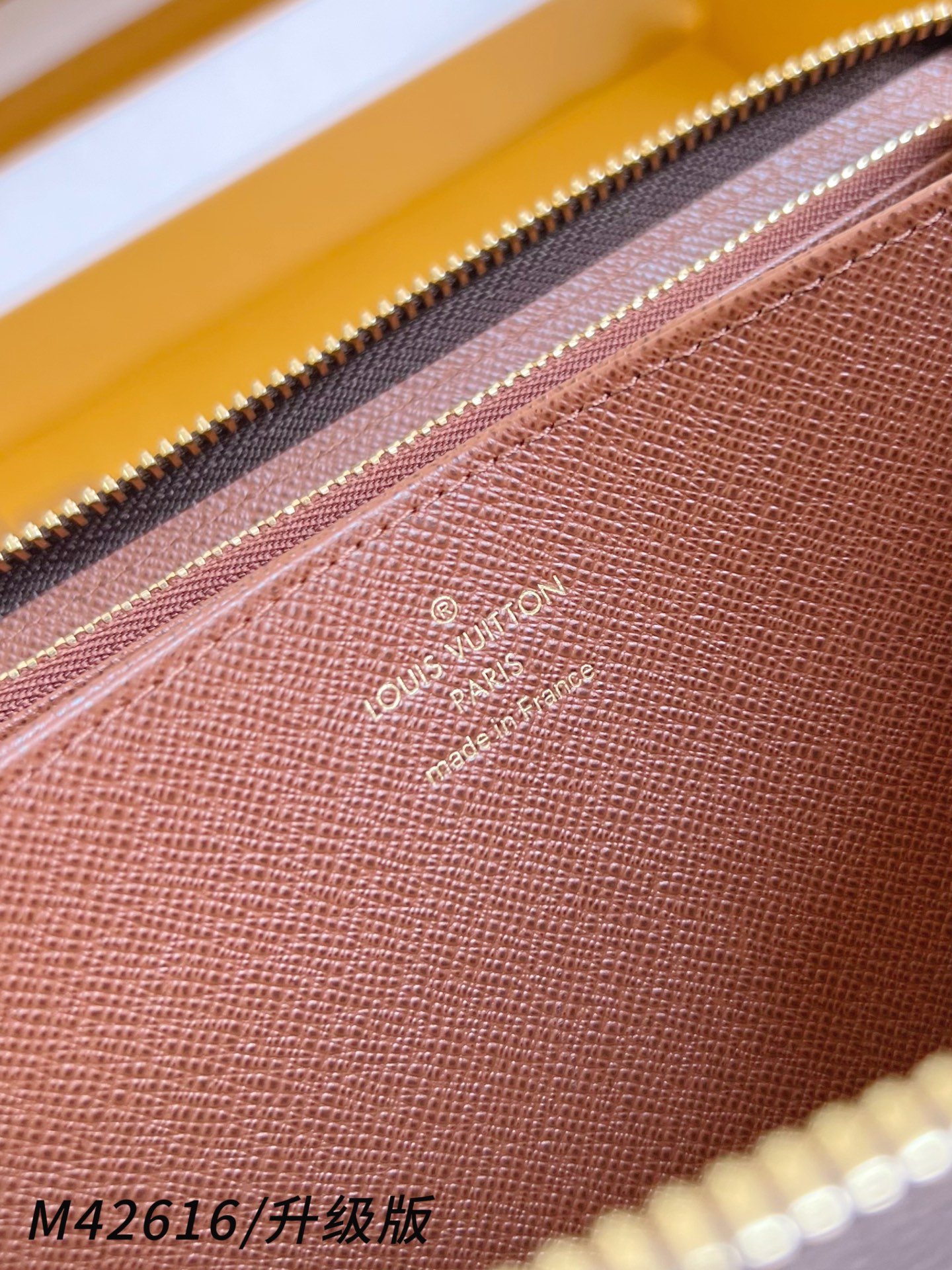 【 M42616啡/钢五金版】🎁配全套精品包装 作为路易威登代表性作品之一，此款 Zippy 拉链钱夹由