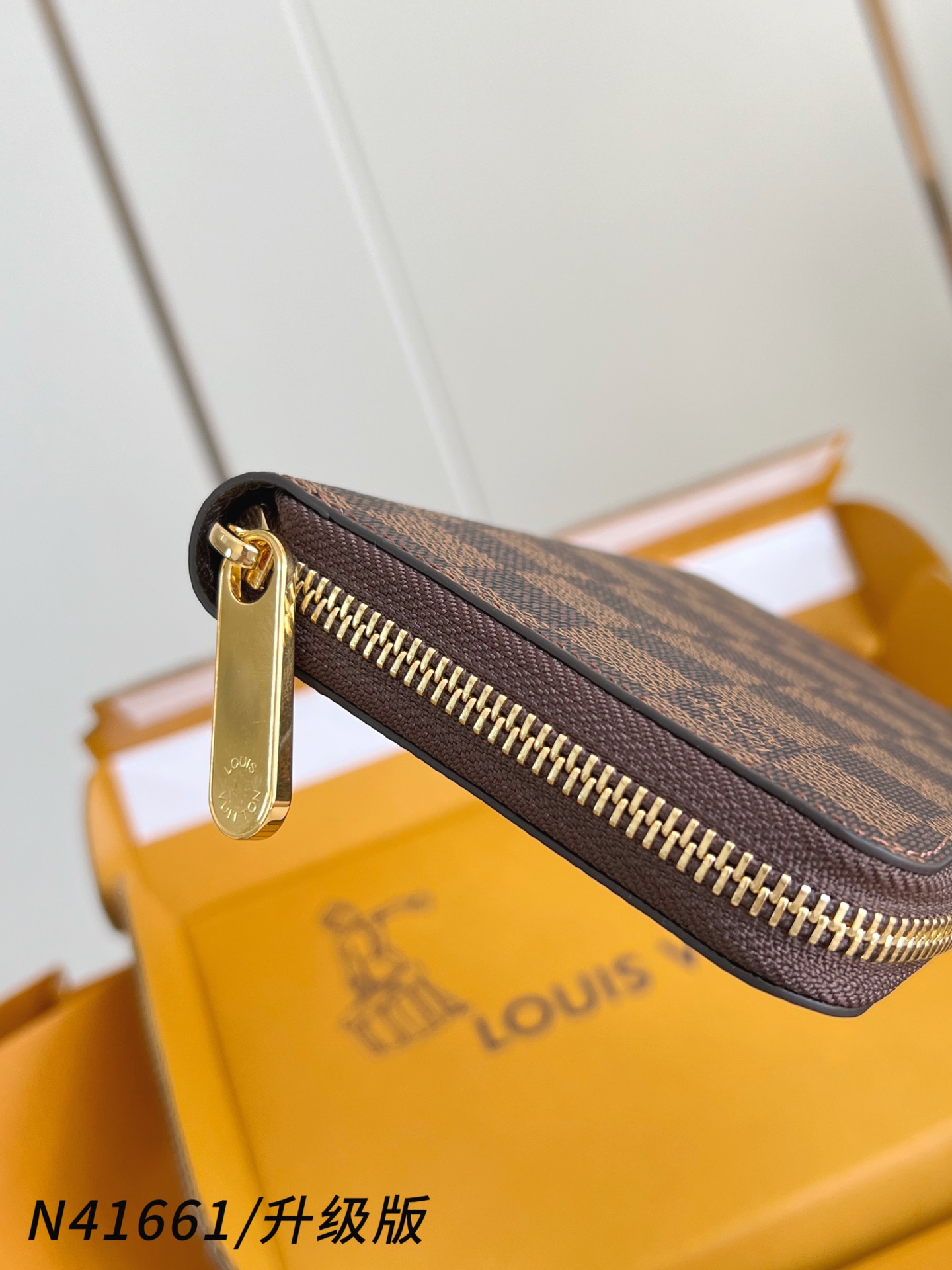 【 N41661咖格/钢五金版】🎁配全套精品包装 作为路易威登代表性作品之一，此款 Zippy 拉链钱夹