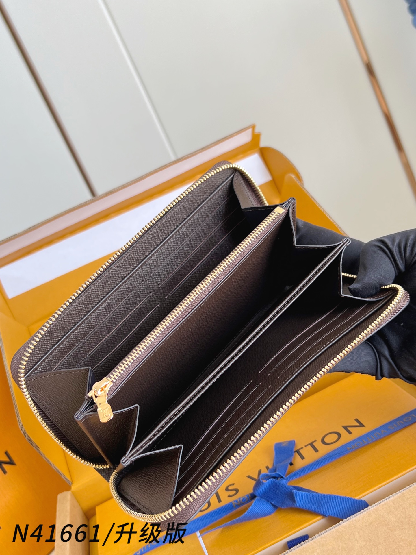 【 N41661咖格/钢五金版】🎁配全套精品包装 作为路易威登代表性作品之一，此款 Zippy 拉链钱夹