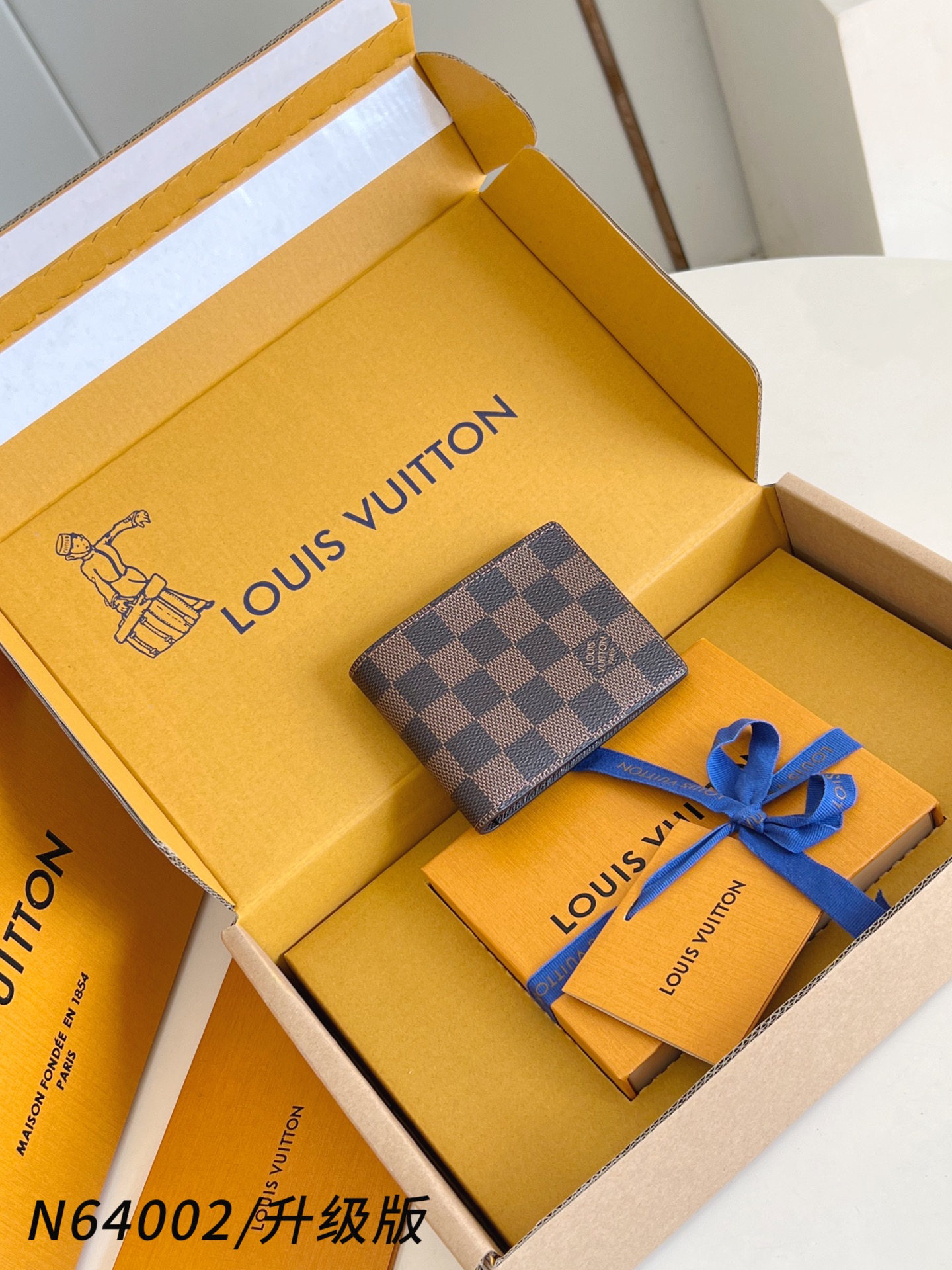 【 N64002啡格/升级版 】🎁配全套精品包装 slender 钱包采用 Monogram 帆布制造，