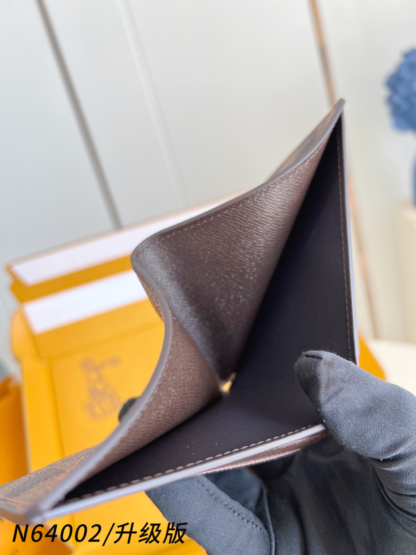 【 N64002啡格/升级版 】🎁配全套精品包装 slender 钱包采用 Monogram 帆布制造，