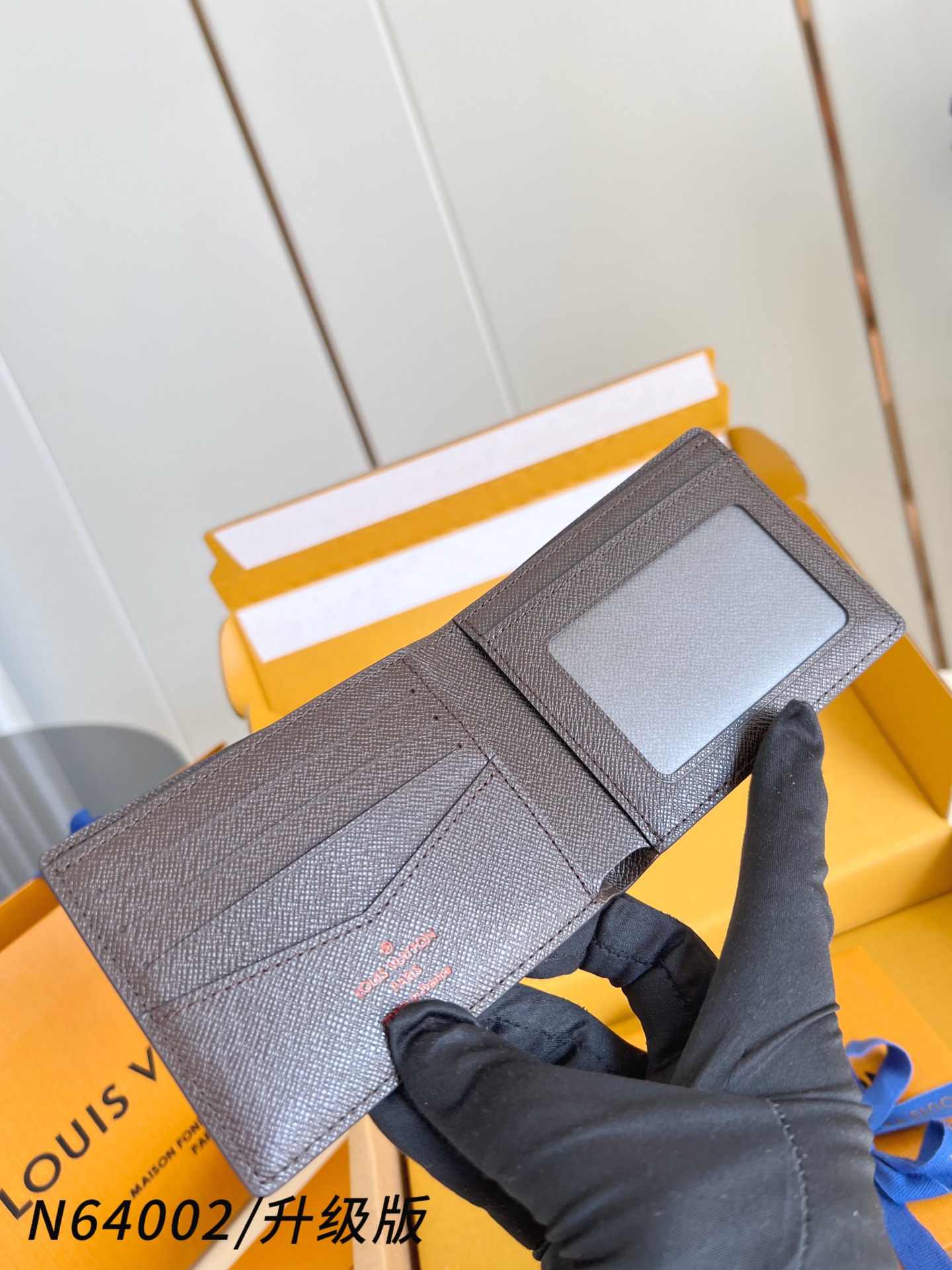 【 N64002啡格/升级版 】🎁配全套精品包装 slender 钱包采用 Monogram 帆布制造，