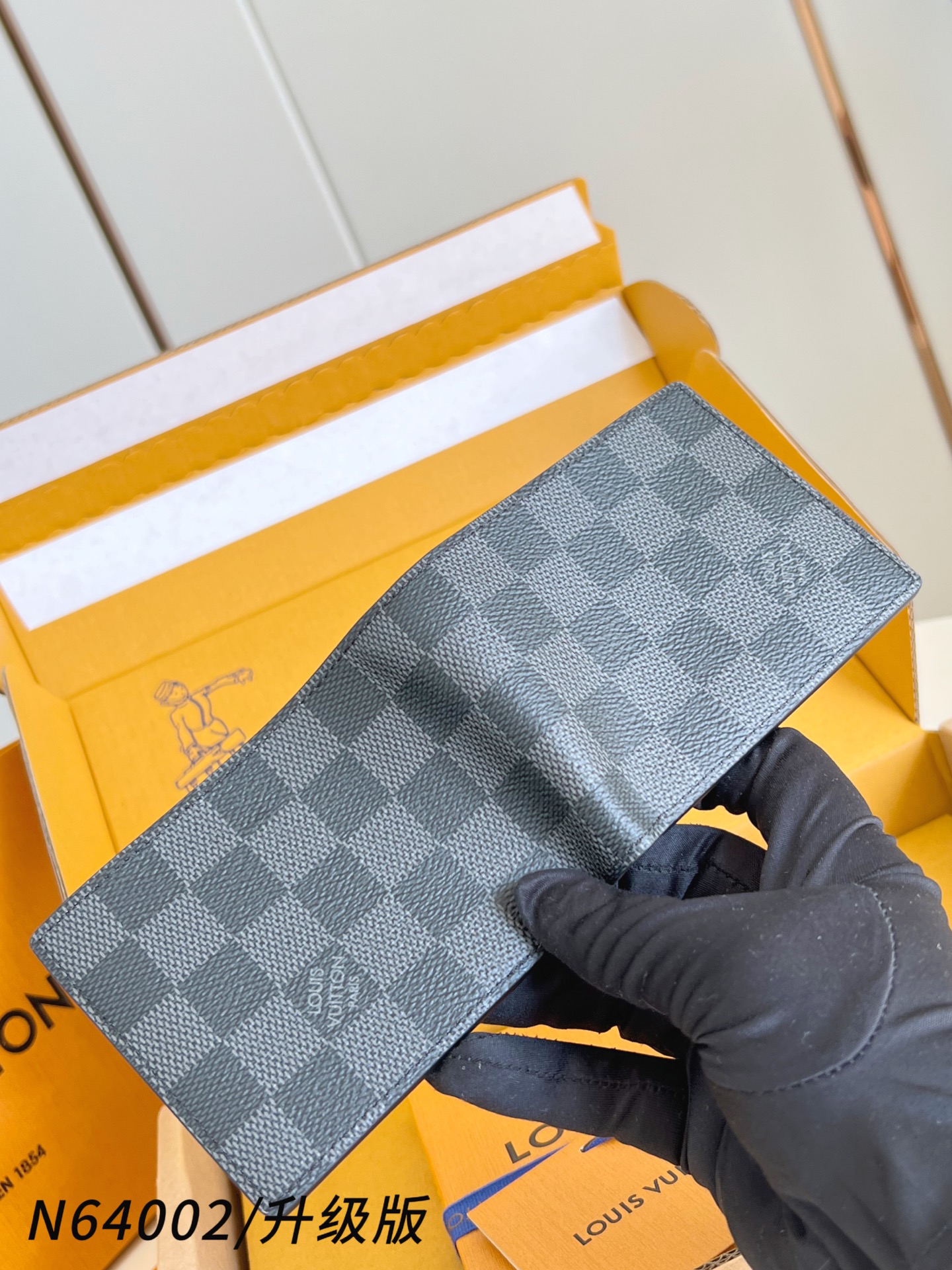 【 N64002黑格/升级版 】🎁配全套精品包装 slender 钱包采用 Monogram 帆布制造，