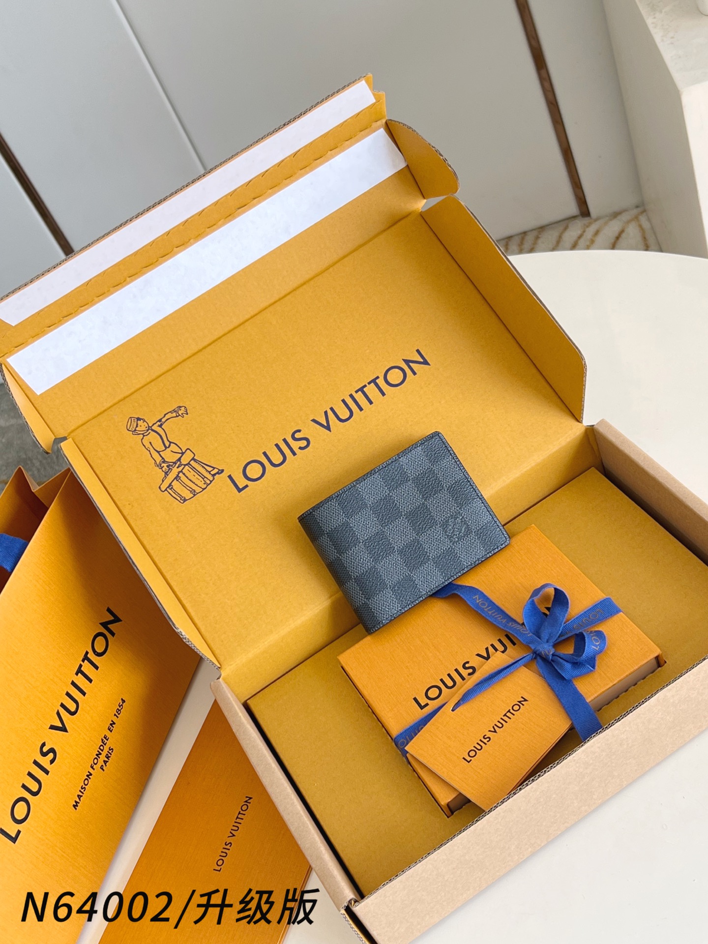 【 N64002黑格/升级版 】🎁配全套精品包装 slender 钱包采用 Monogram 帆布制造，