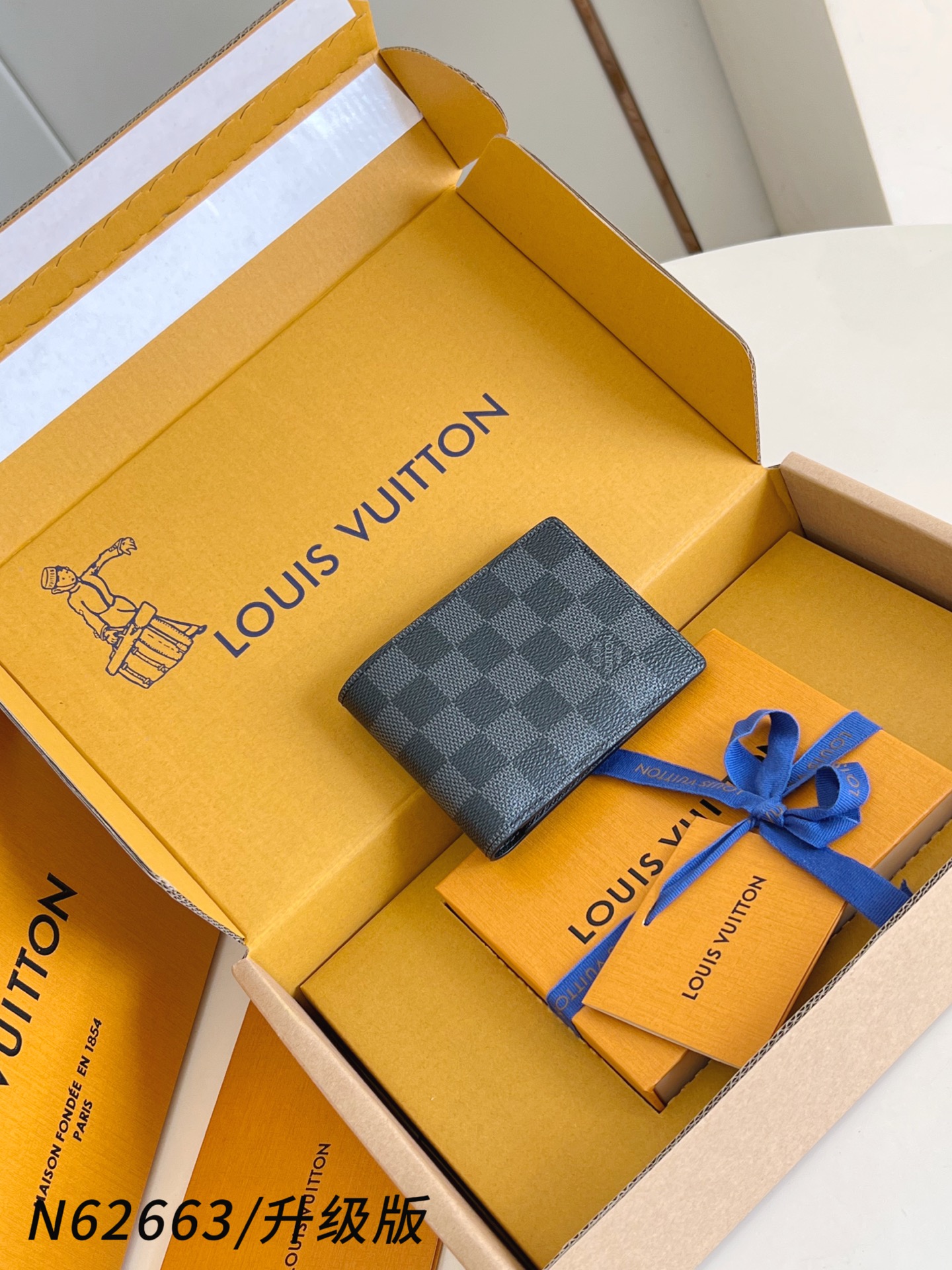 【 M62663黑格/升级版 】🎁配全套精品包装 Multiple 钱包采用 Monogram 帆布制造