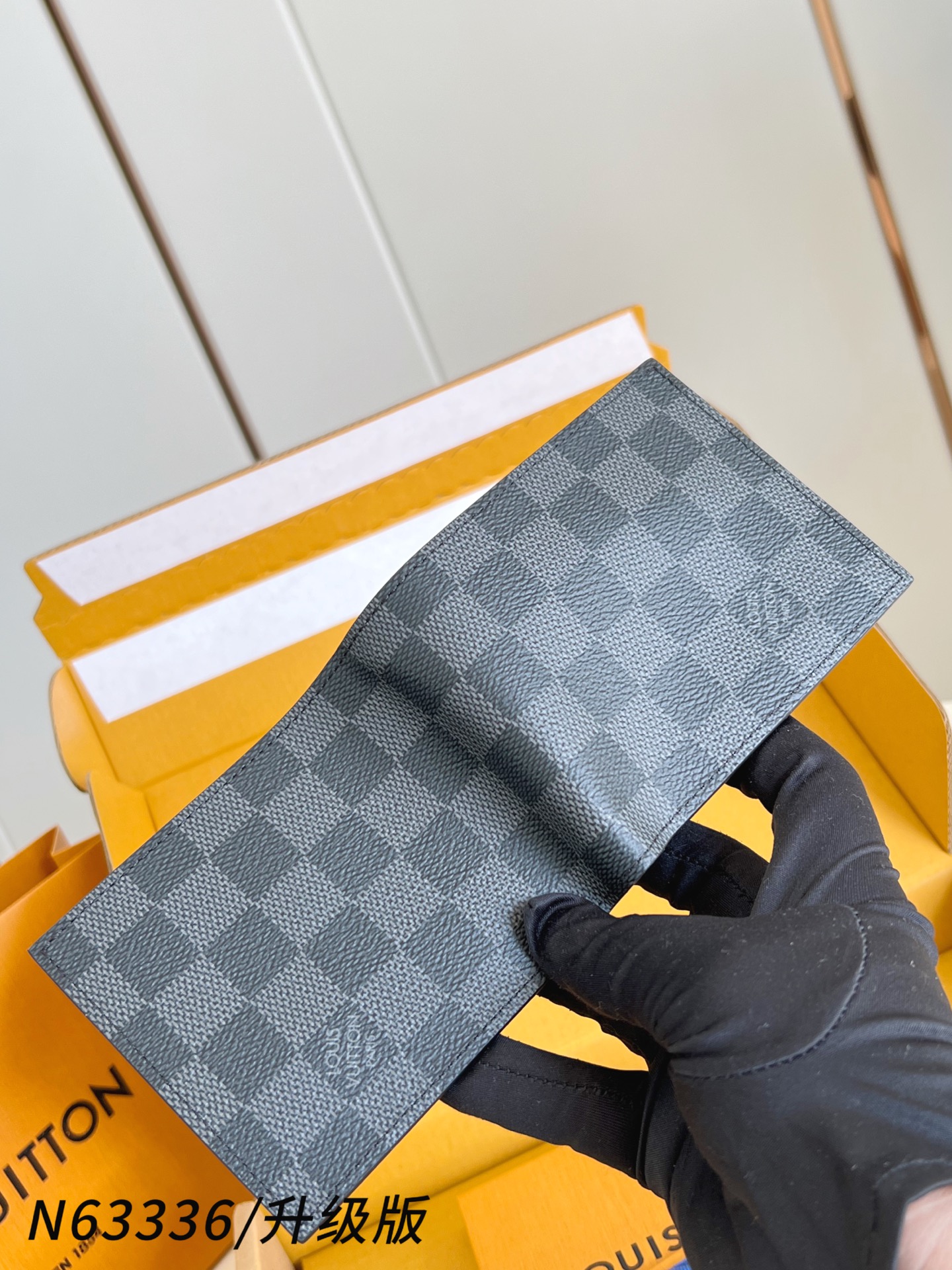 【 N63336黑格/升级版 】🎁配全套精品包装 Marco 包采用 Monogram 帆布制造，设有多