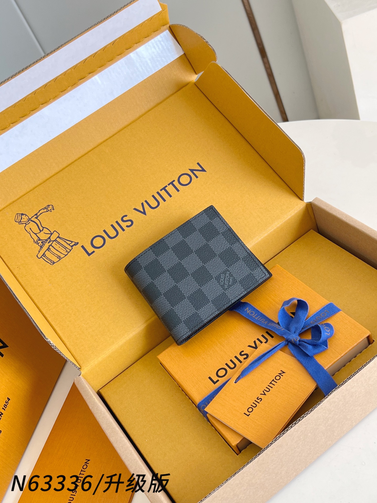 【 N63336黑格/升级版 】🎁配全套精品包装 Marco 包采用 Monogram 帆布制造，设有多