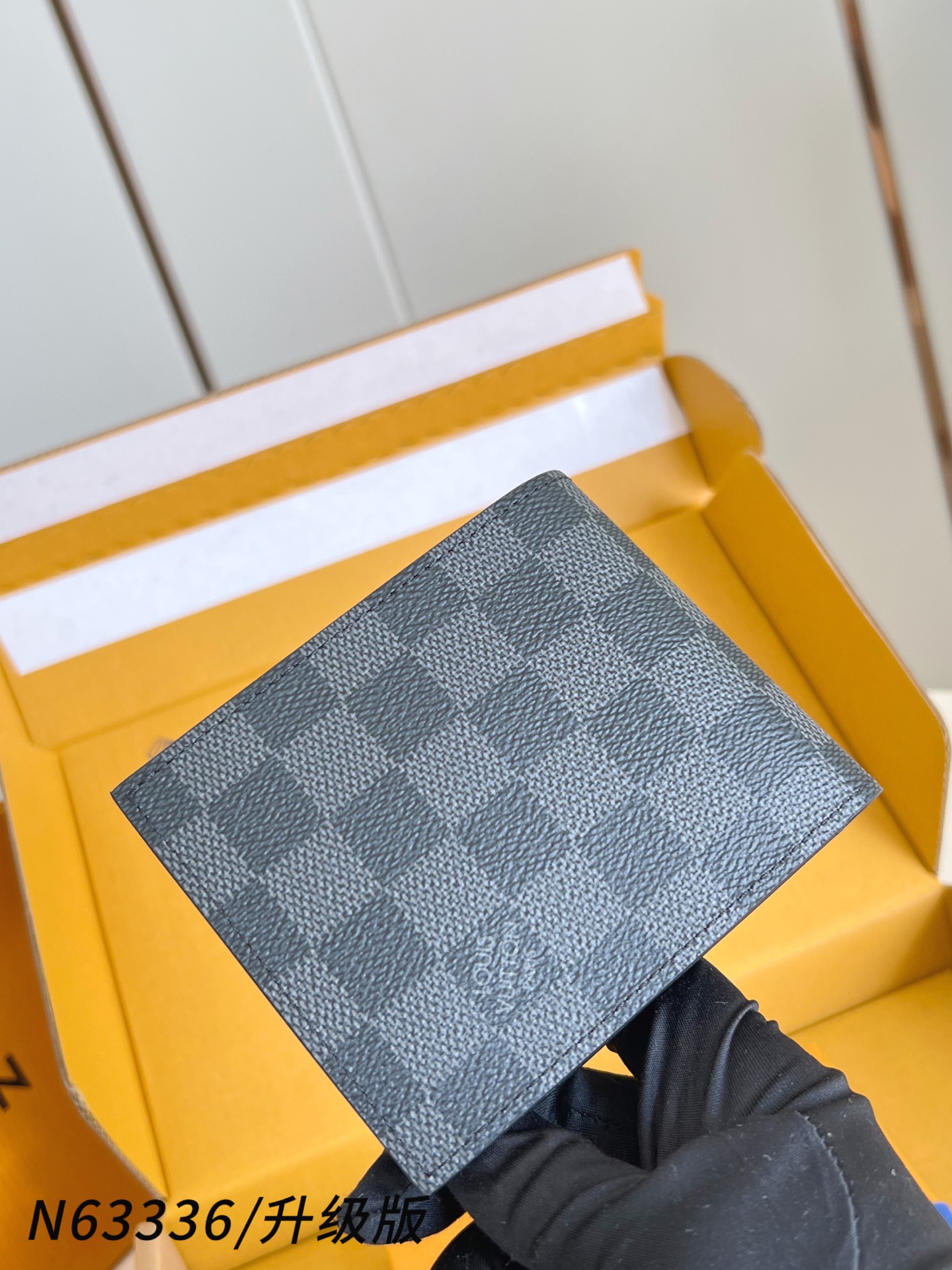 【 N63336黑格/升级版 】🎁配全套精品包装 Marco 包采用 Monogram 帆布制造，设有多