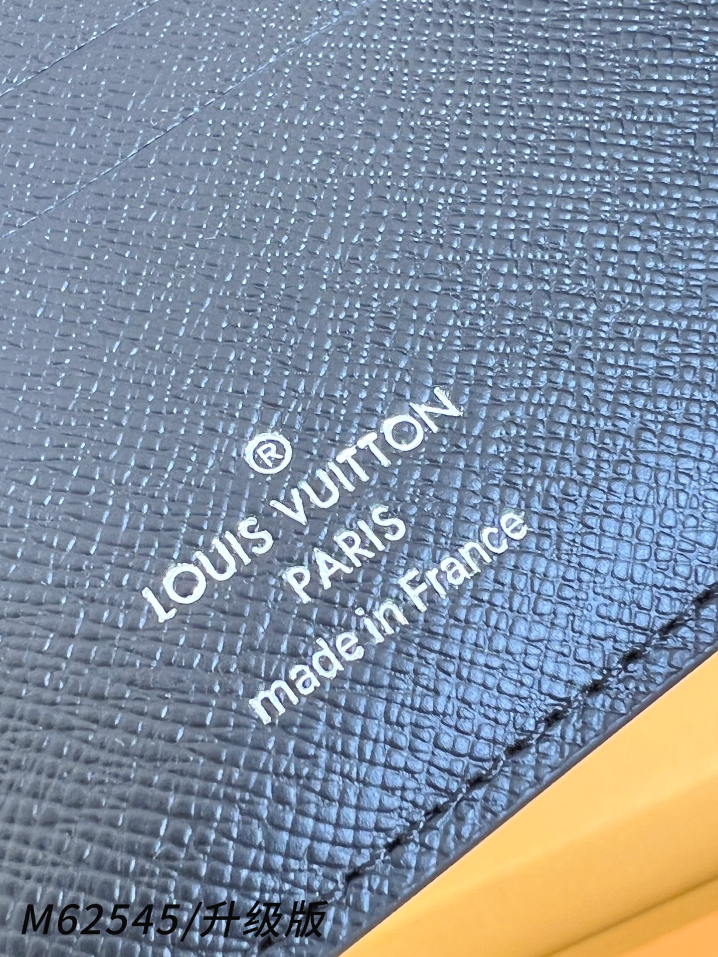 【 M62545黑花/升级版 】🎁配全套精品包装 Marco 包采用 Monogram 帆布制造，设有多