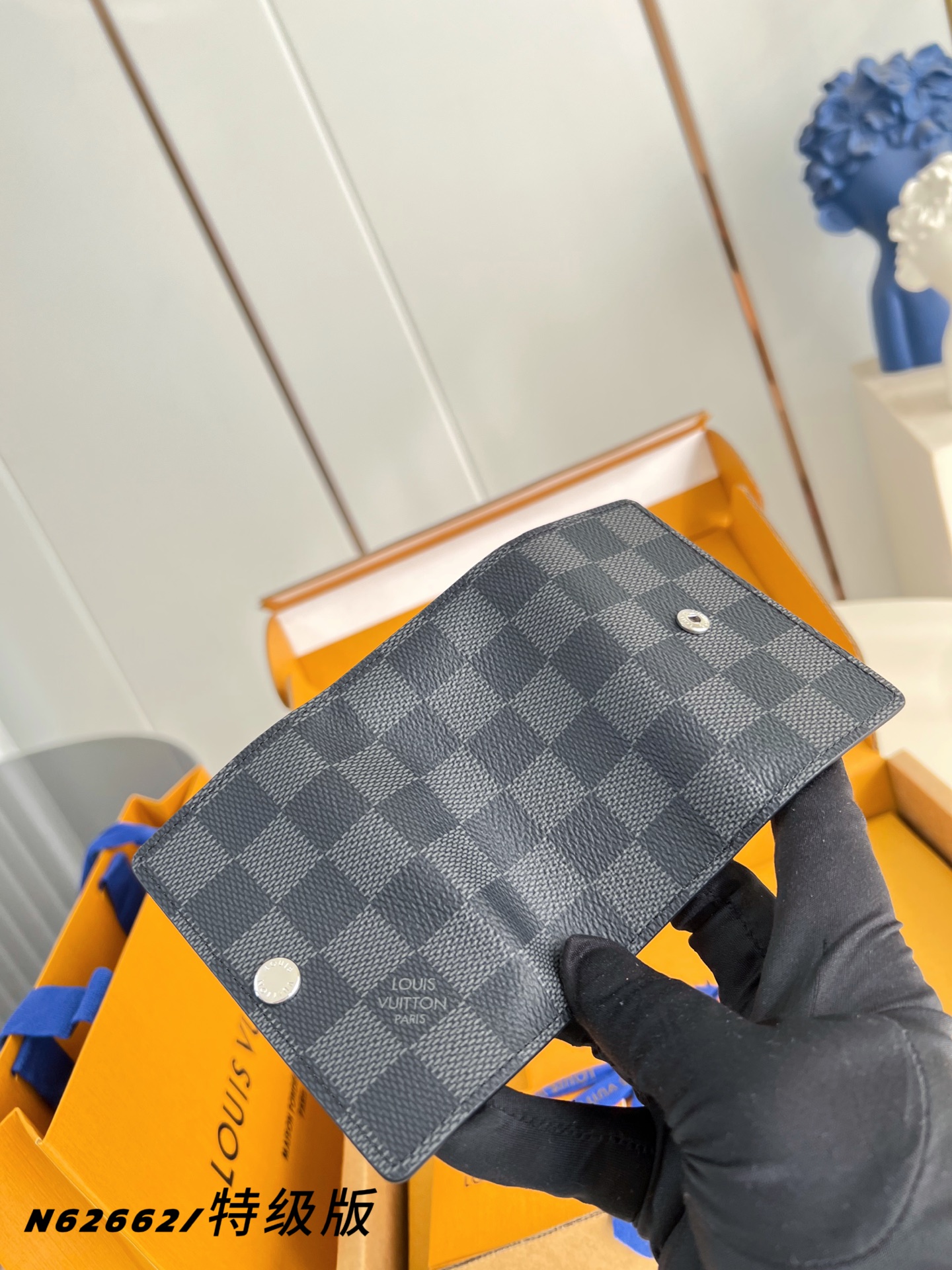 【 N62662/特级全钢版 】设计小巧精致的钥匙包！设有六个可系扣六把钥匙的锁扣。采用Monogram