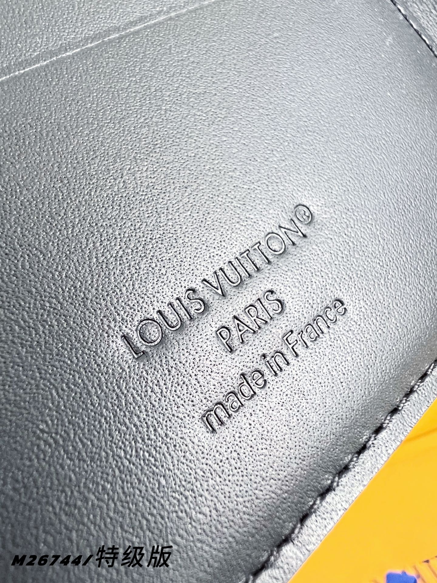 【 M26744/特级全钢版 】本款 Multiple 钱夹以 Monogram Midnight 涂层