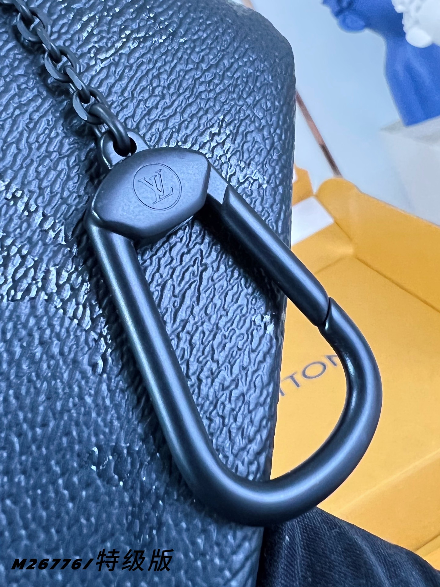 【 M26776/特级全钢版 】本款钥匙零钱包取材 Monogram Midnight 涂层帆布，以工致