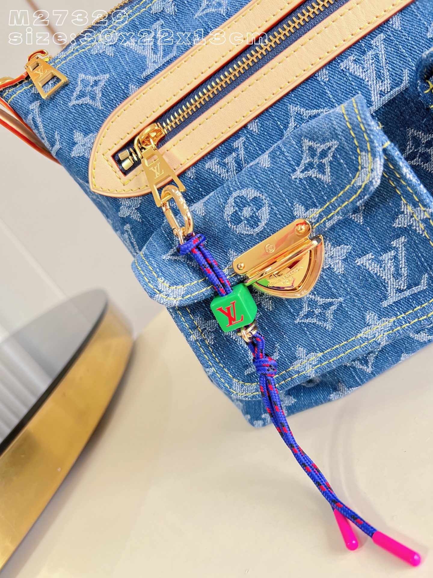 Денимовая сумка Louis Vuitton с монограммой